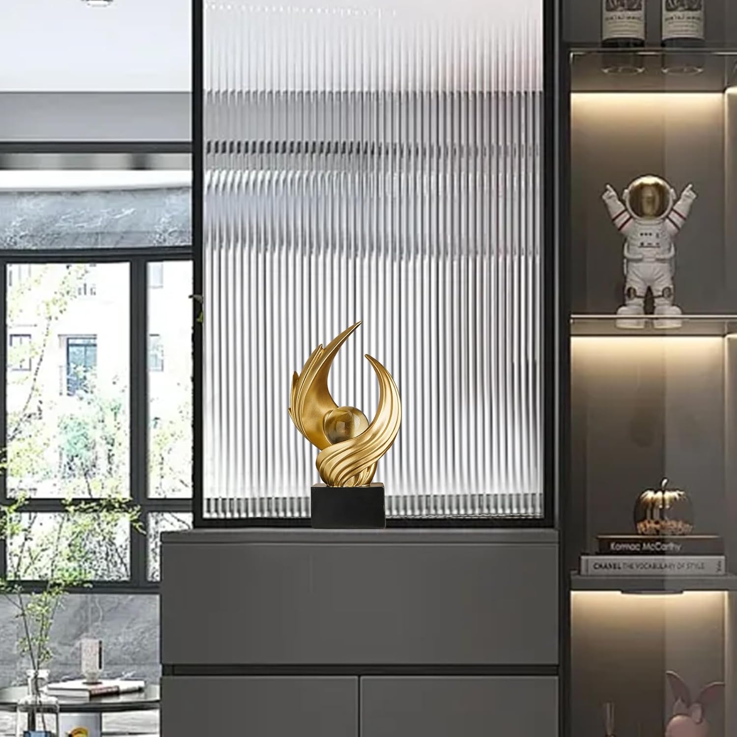 Resin Decorative Statue / Gold