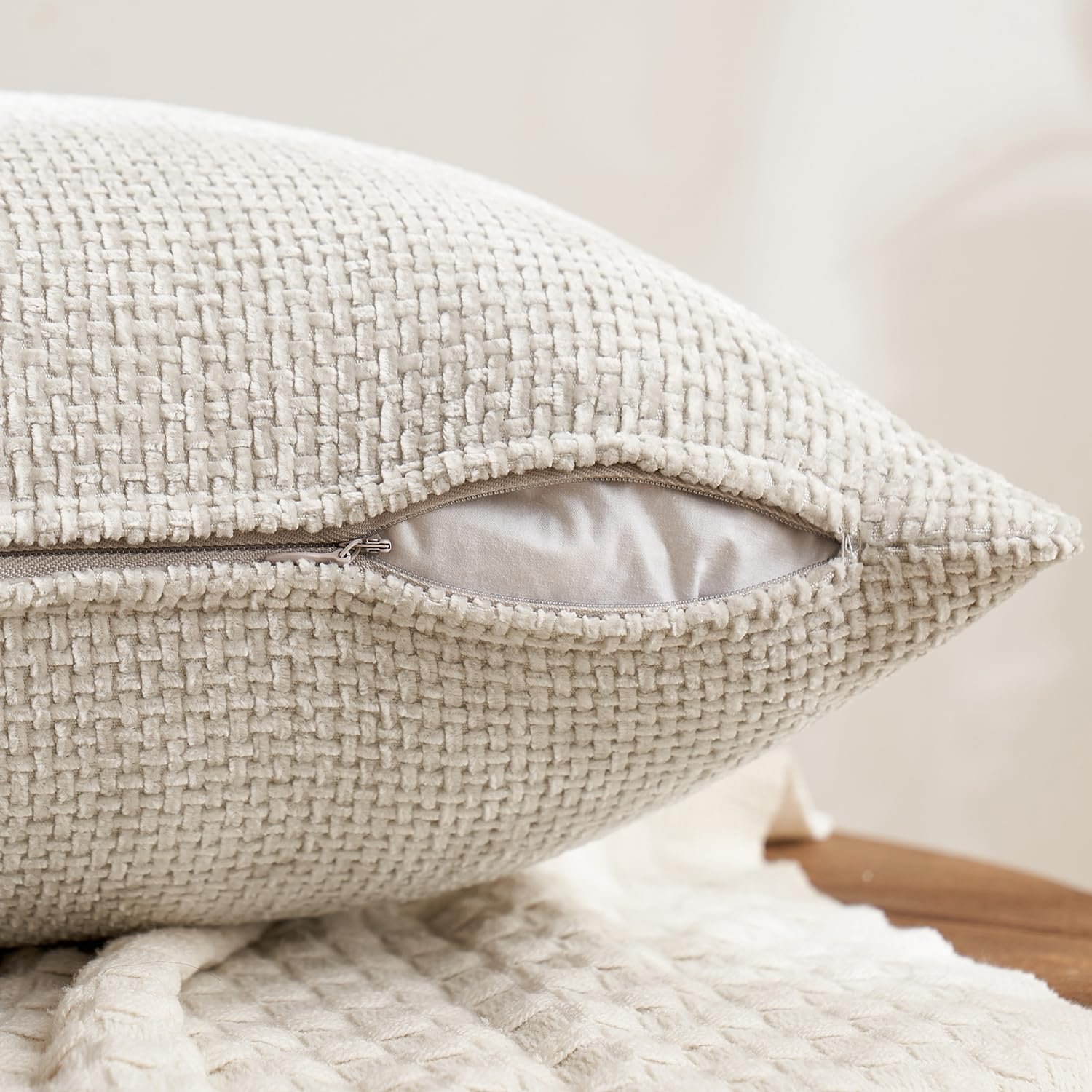 Couch Throw Pillow Covers Soft Decorative Chenille Pillow Covers / 18 x 18 / Cream / Set of 4