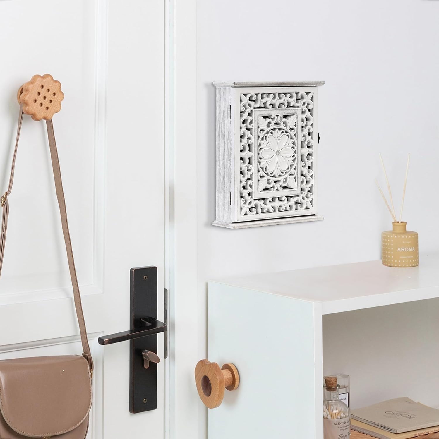 Wooden Key Holder / Retro White