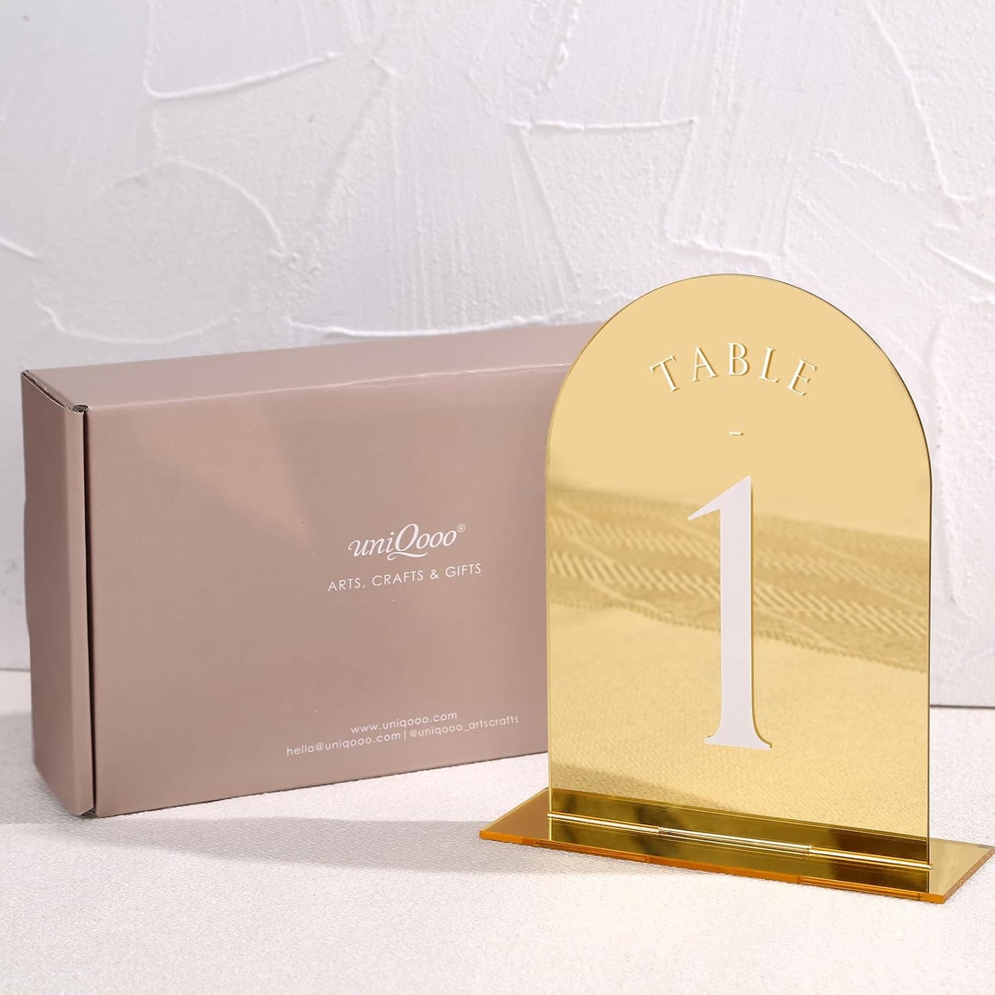UNIQOOO Gold Mirror Arch Wedding Table Numbers with Stands 1-15, 5x7 Acrylic Display Signs and Holders, Pack of 15