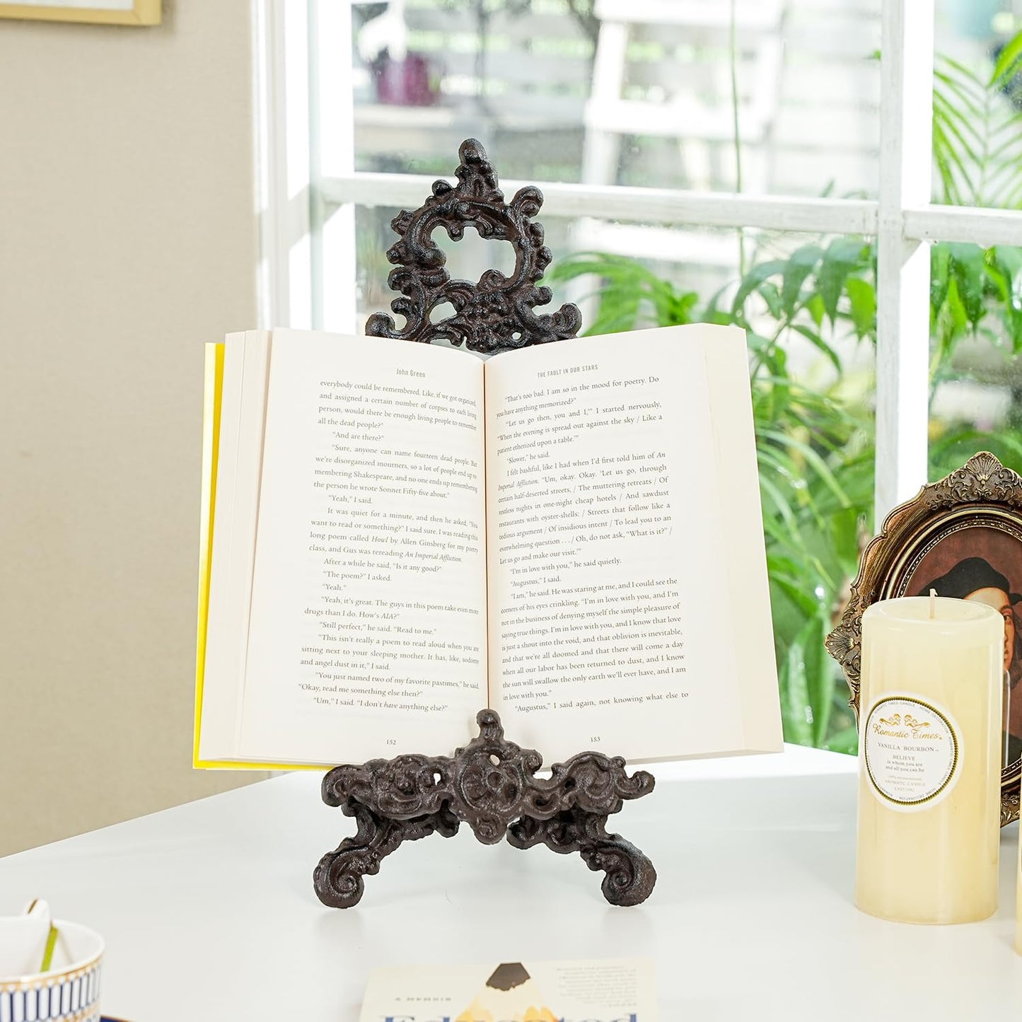Sungmor Vintage Cast Iron Cookbook Stand, 15.5 Inches Tall Antique Brown | Small Ornate Easel Fleur De Lis Stand,Table