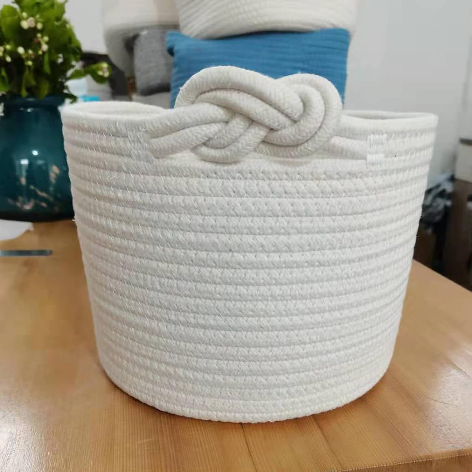 Small Woven Basket / White-a
