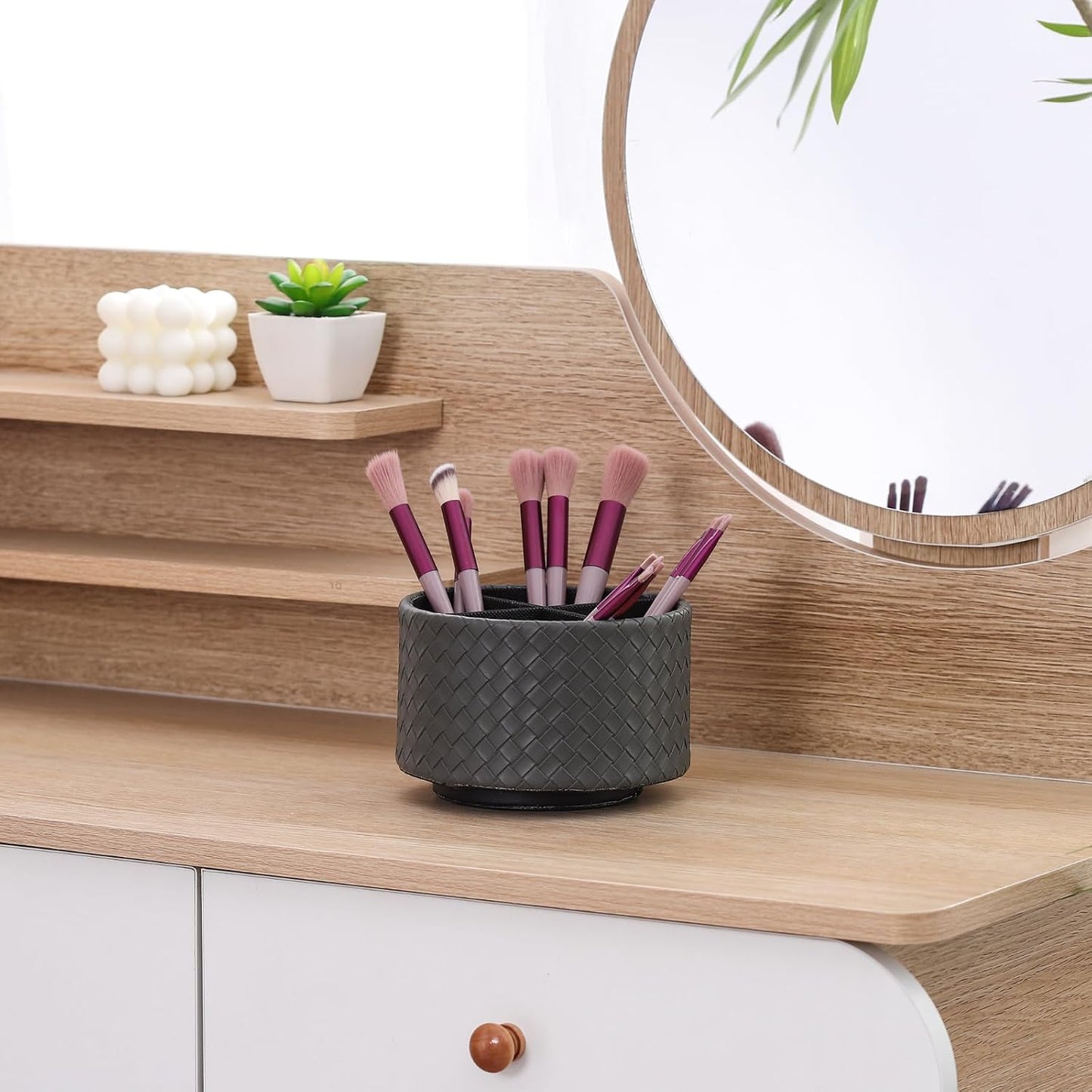 Rotating Remote Holder / Grey Small Grid