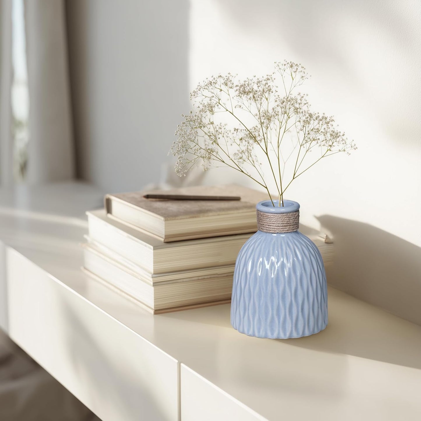 Small Modern Vase / Blue / 6 Inch