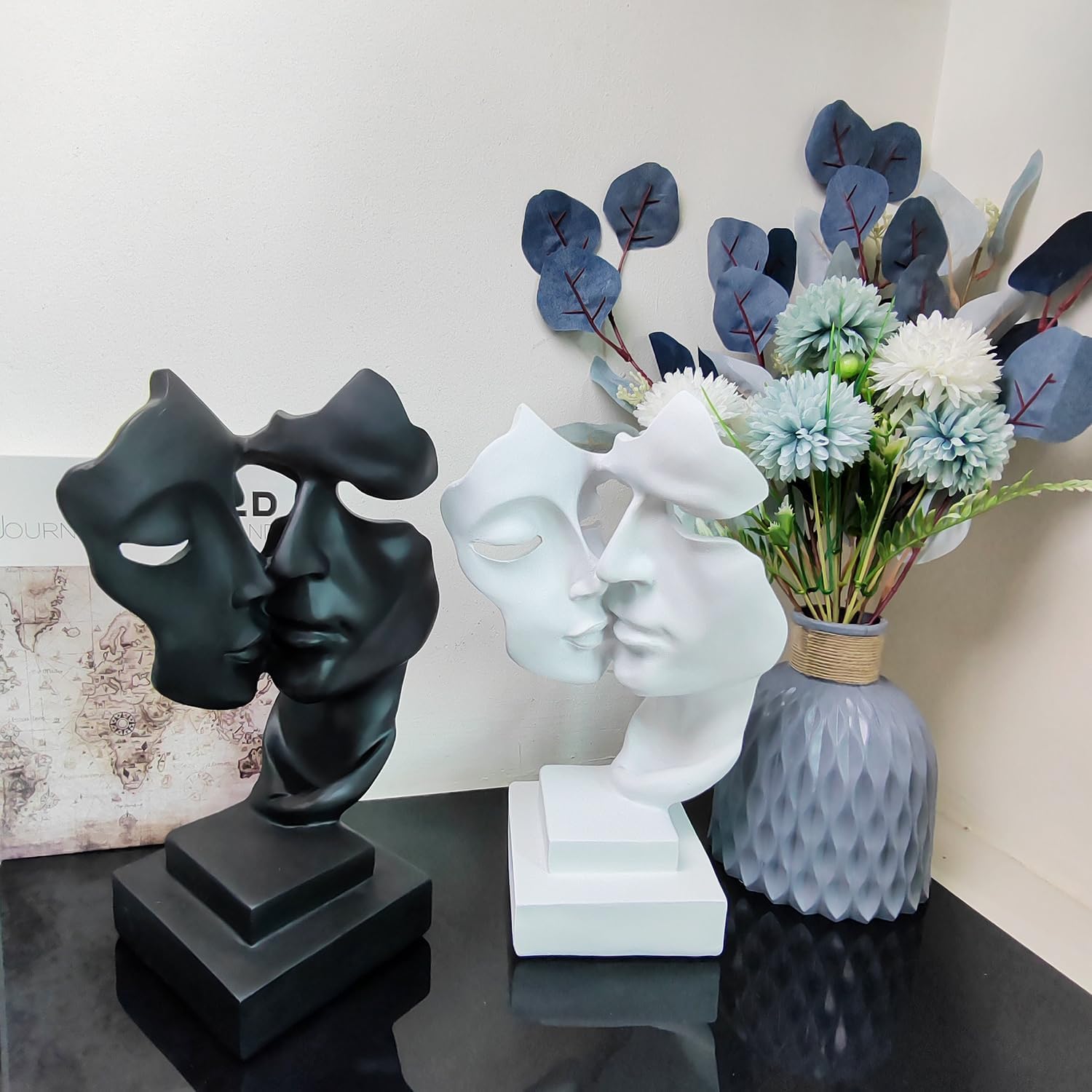 Thinker Resin Statue Ornaments / Black