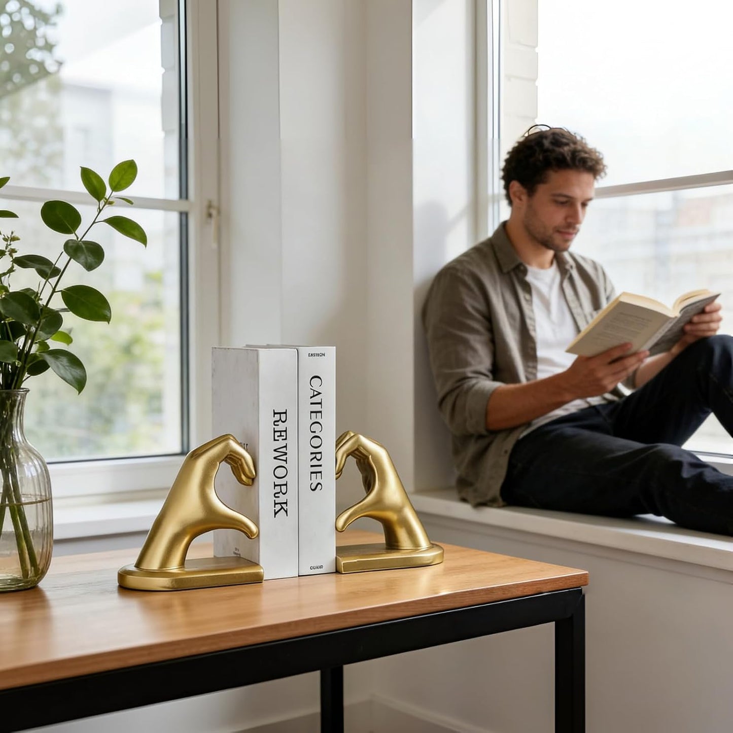 Book / Heart Design Book Ends / Gold
