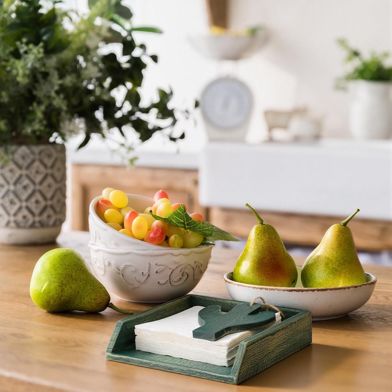 Wooden Lunch Napkin Holder / Green / 7 x 7