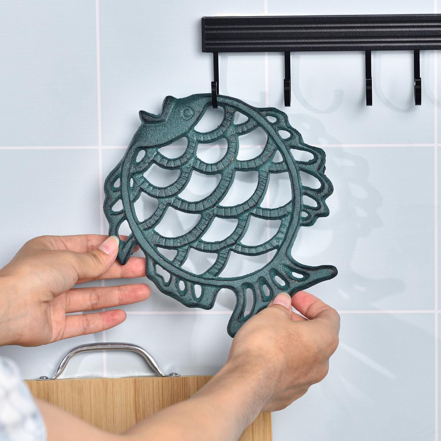 Sungmor Cast Iron Cute Fish Trivet for Wood Stove - Dia-7.5 Inch Dark Green Finish - Rustproof Round Stands for Hot