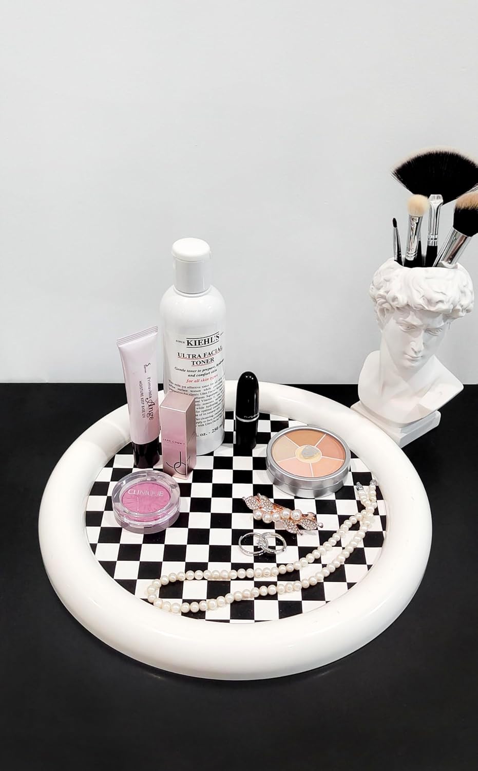 Checkered Decorative Tray / Round White Checkered