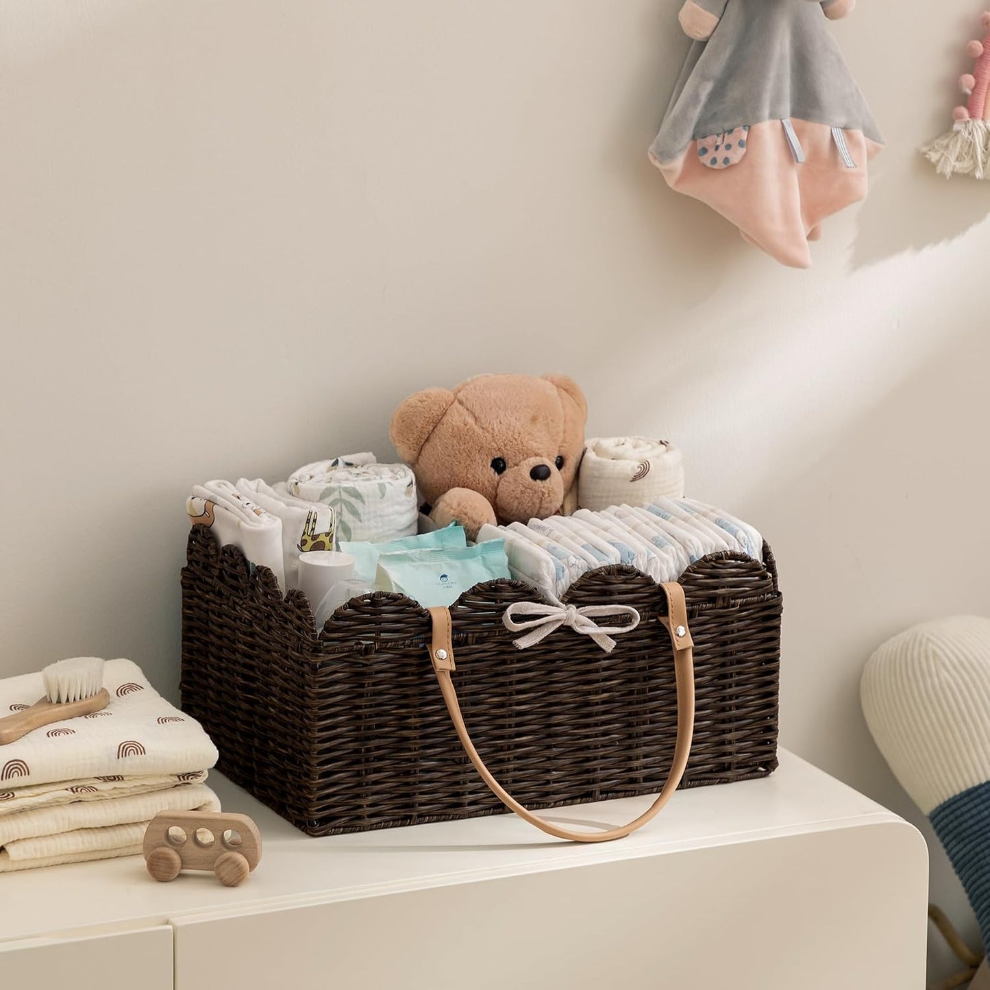 Portable Scalloped Plastic Wicker Woven Basket / Waterproof Plastic Brown / Large