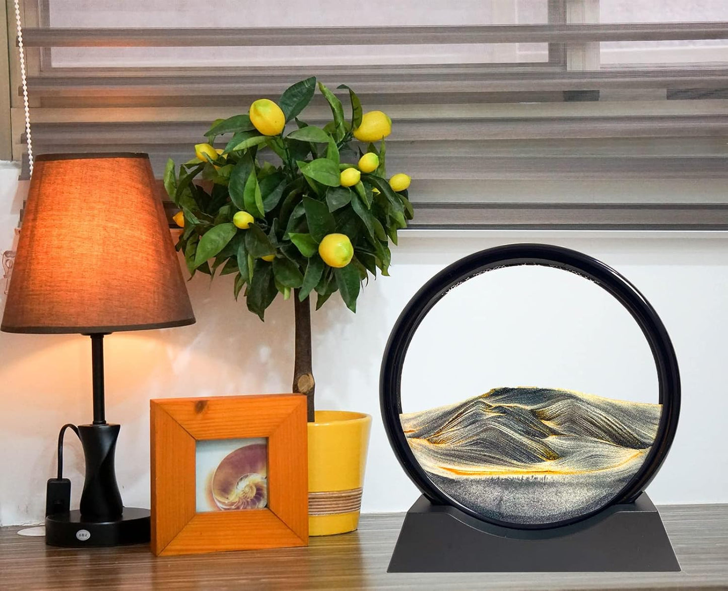 Round Glass Frame Display Flowing Sand / Black / 7 Inches