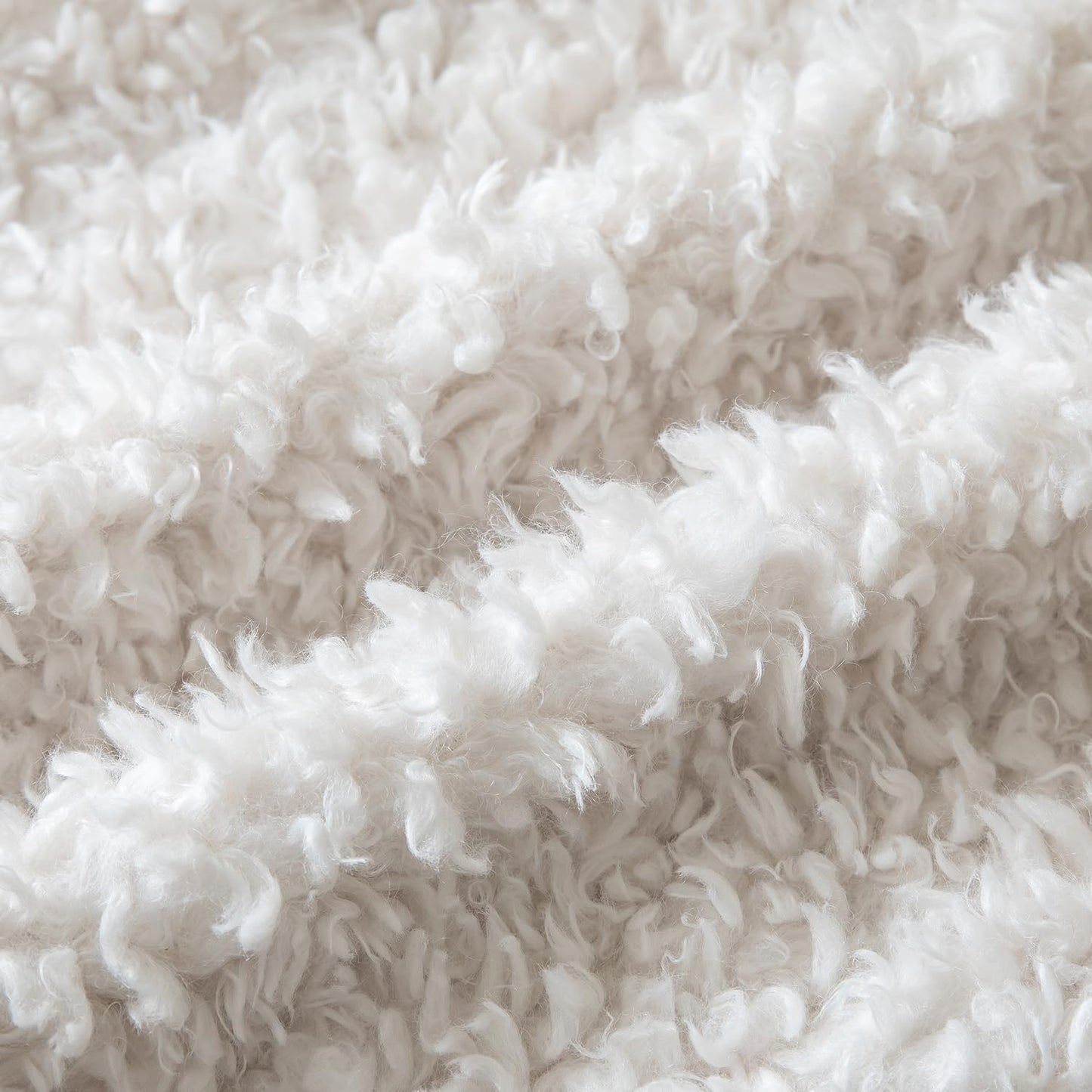Faux Fur Throw Pillow Covers Boucle Decorative Sherpa Pillow / Cream White / 18 x 18 / Set of 2