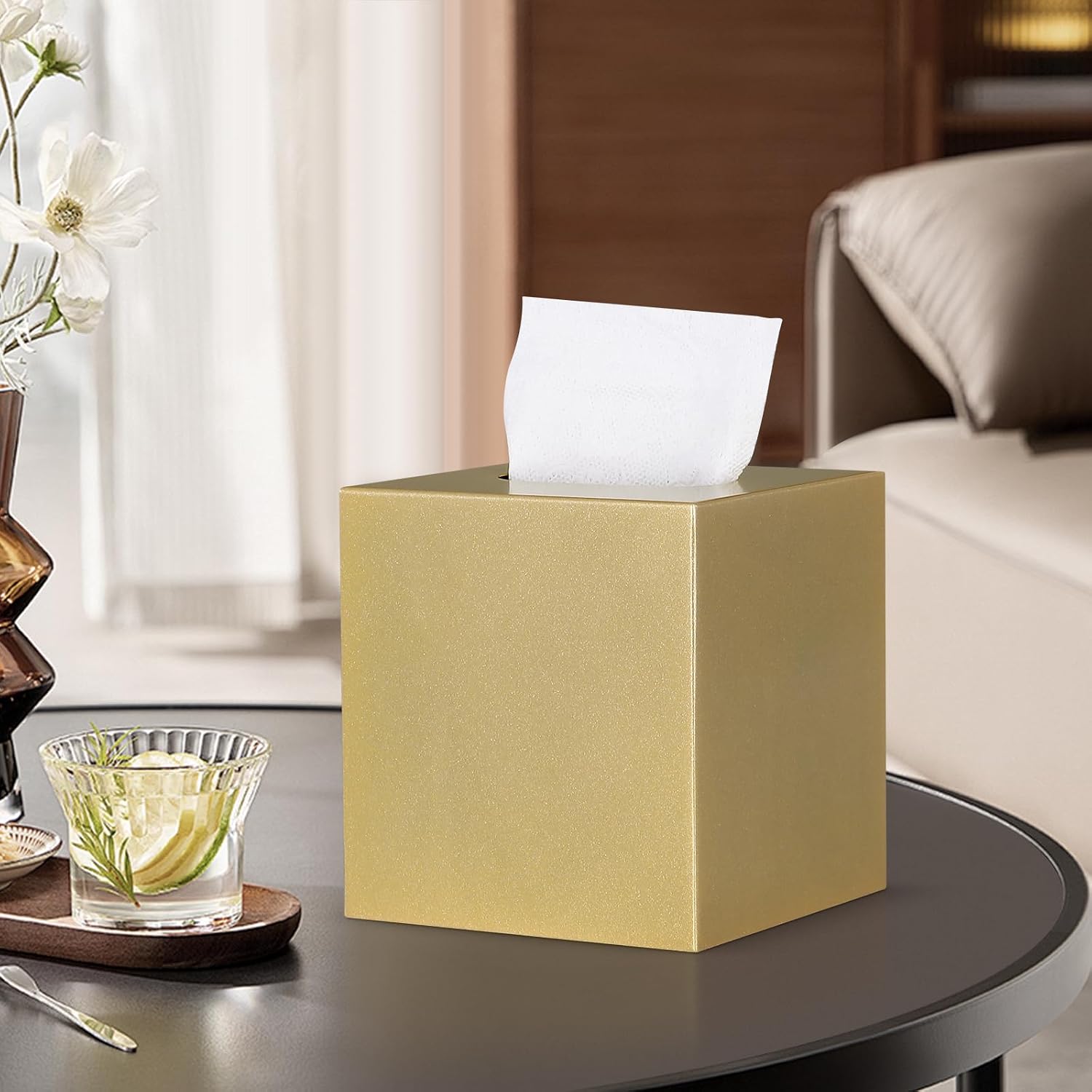 Modern Facial Tissue Holder / Gold
