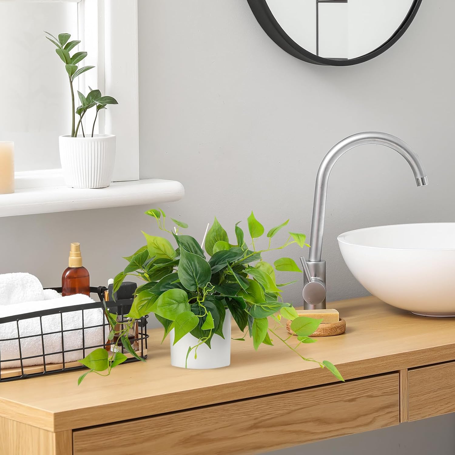 Faux Plants Indoor / White Ceramic Pot