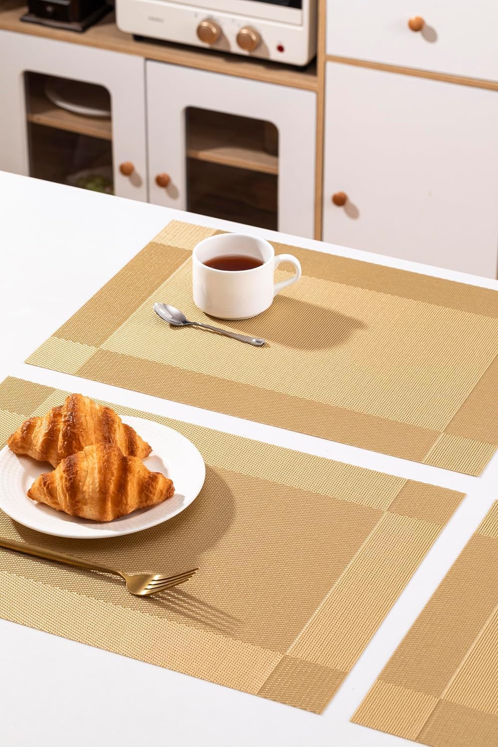 LEXMORE PlaceMats Set of 12 Vinyl/Plastic Woven Place Mats for Kitchen Table Indoor/Outdoor Washable PlaceMat Wipeable