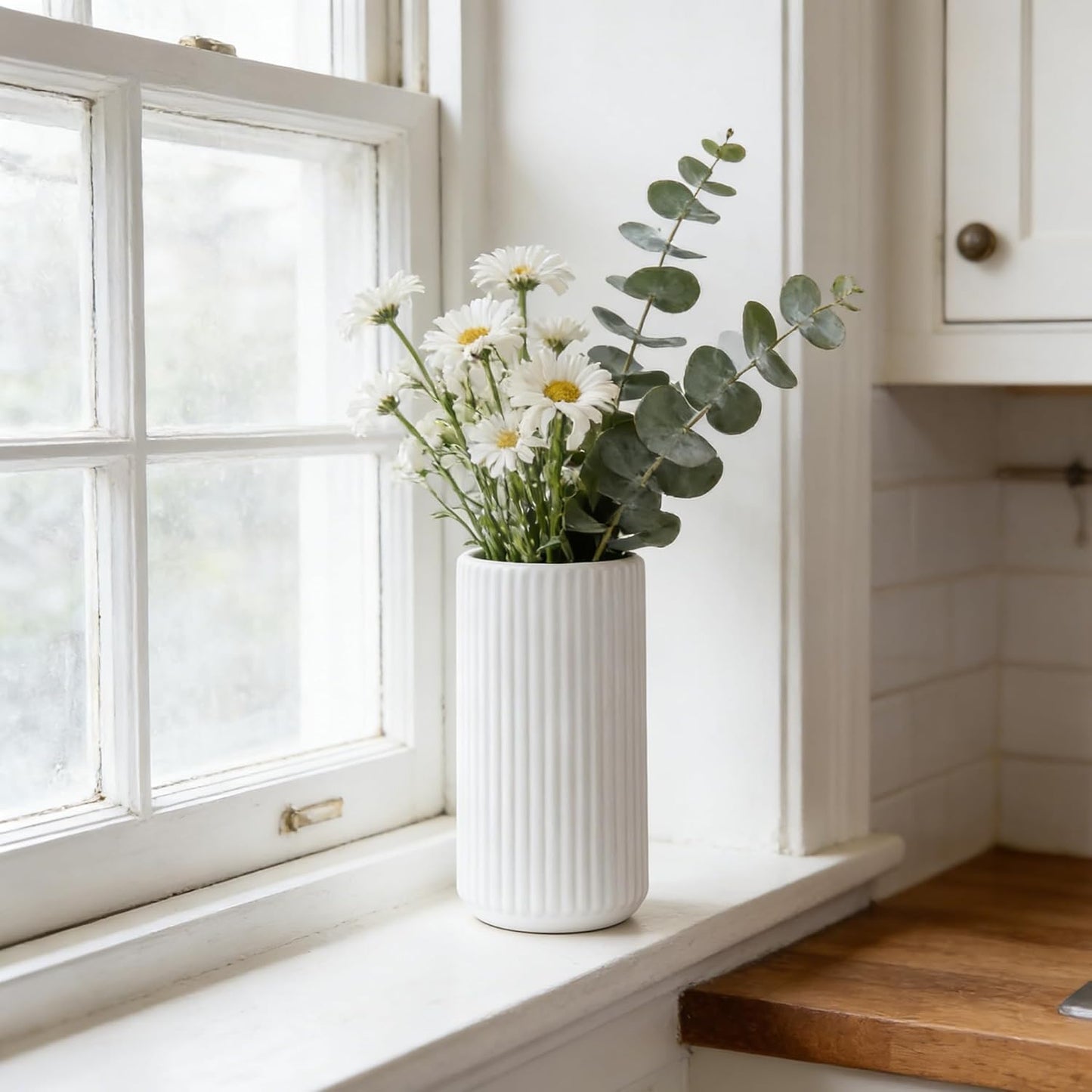 White Ceramic Flower Vase for Pampas Grass / Ceramic White / 8 Inch