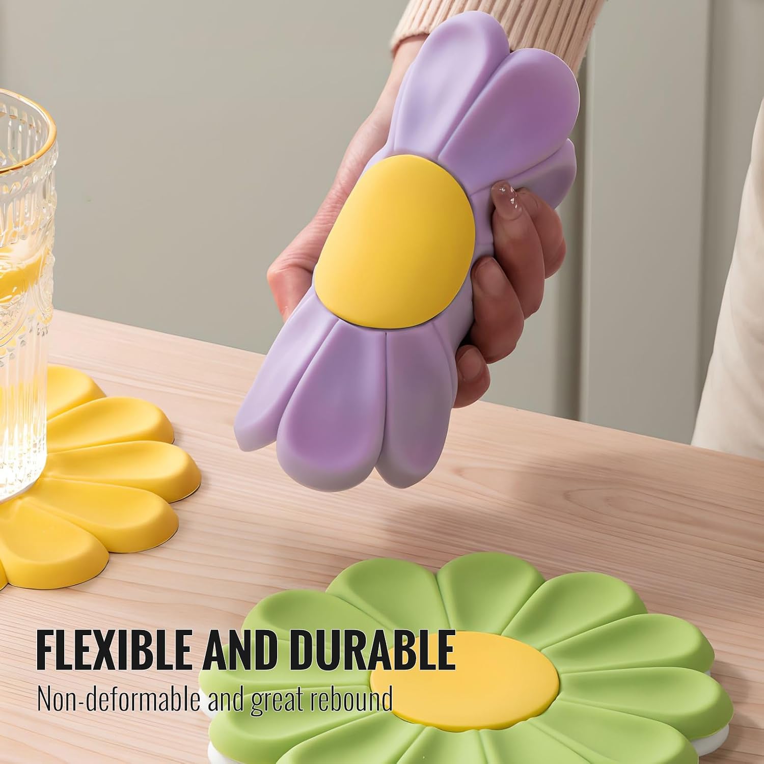 Round Flexible Silicone Pot Holders Hot / 6.7 Inch / Set of 4