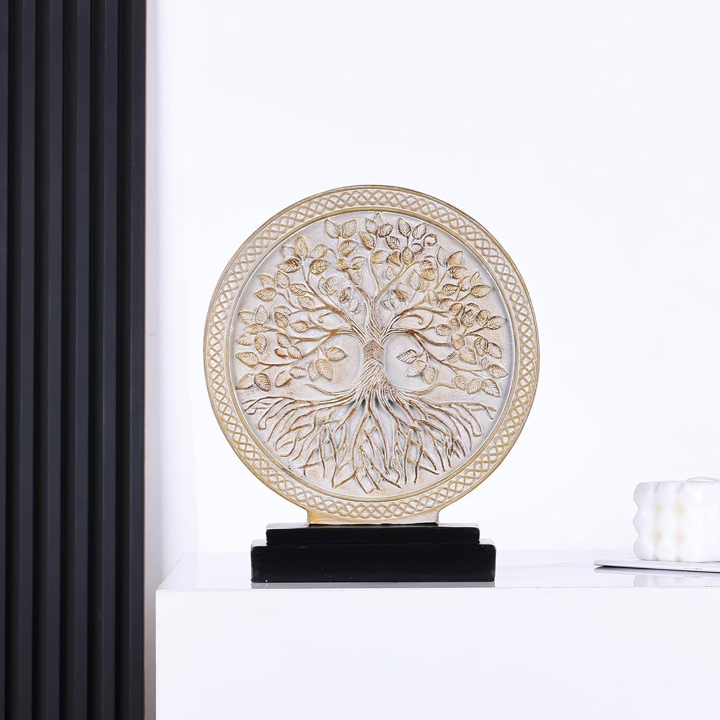 Wood-Effect Home Decor Statue / Original