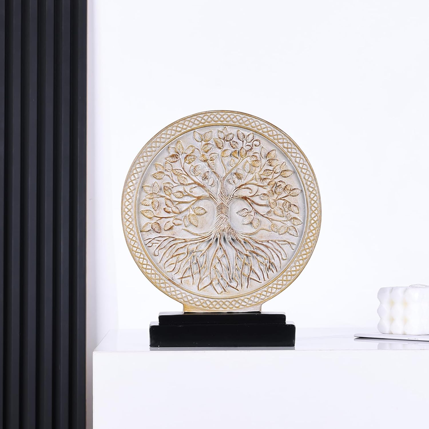 Wood-Effect Home Decor Statue / Original