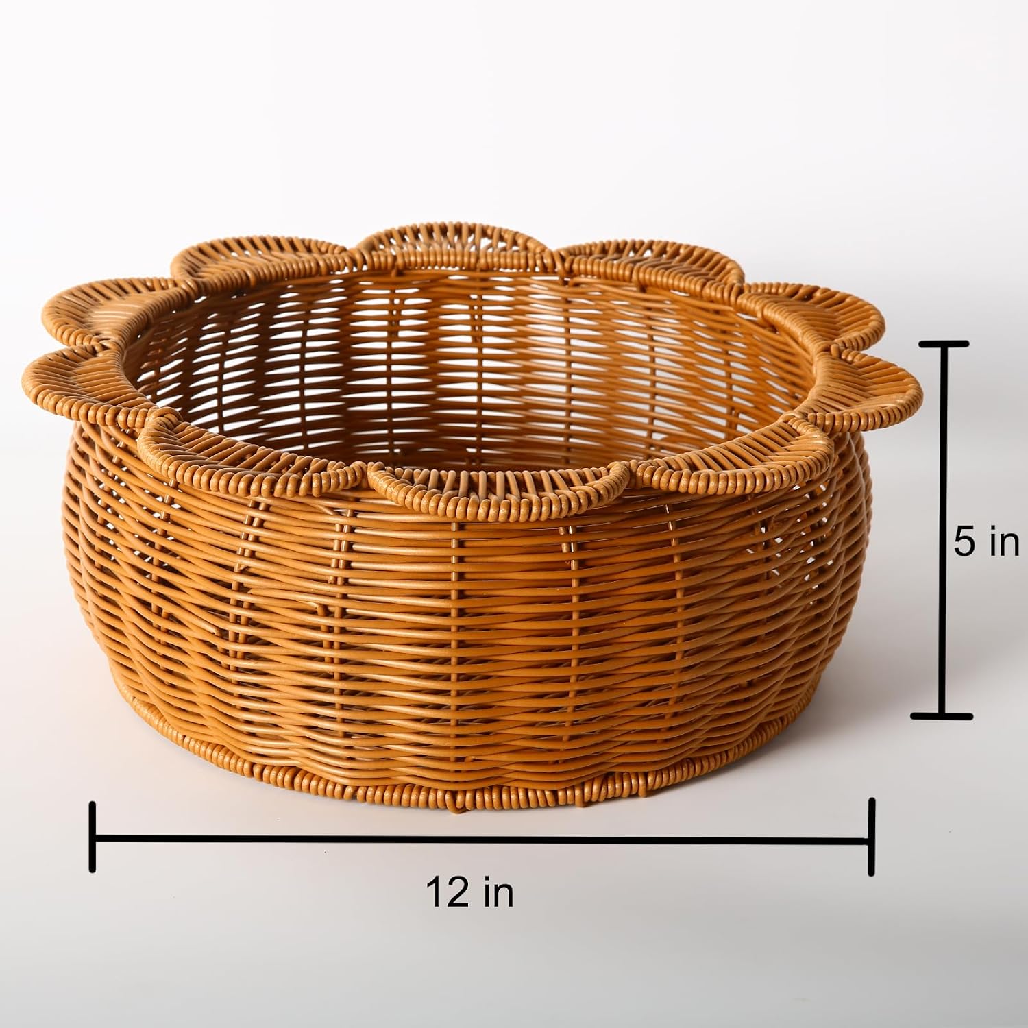 Scalloped basket / Round Wicker Basket / A