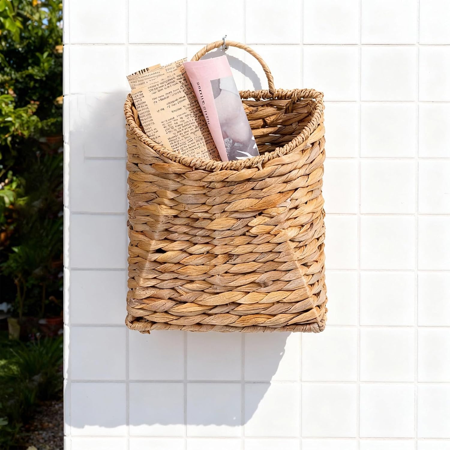 Woven Hanging Wall Basket Water Hyacinth Woven Wall Mounted Organizer Handmade Rattan Baskets