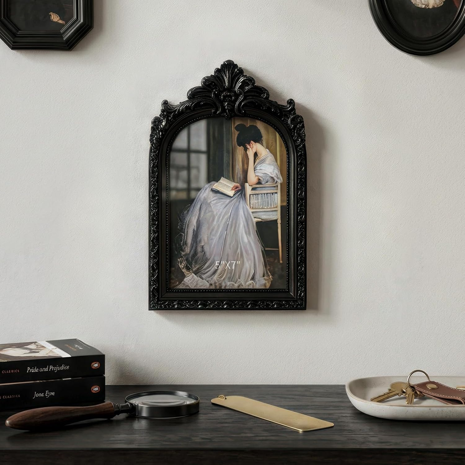 Vintage Picture Frame Black Frame / Black Arch / 5 x 7