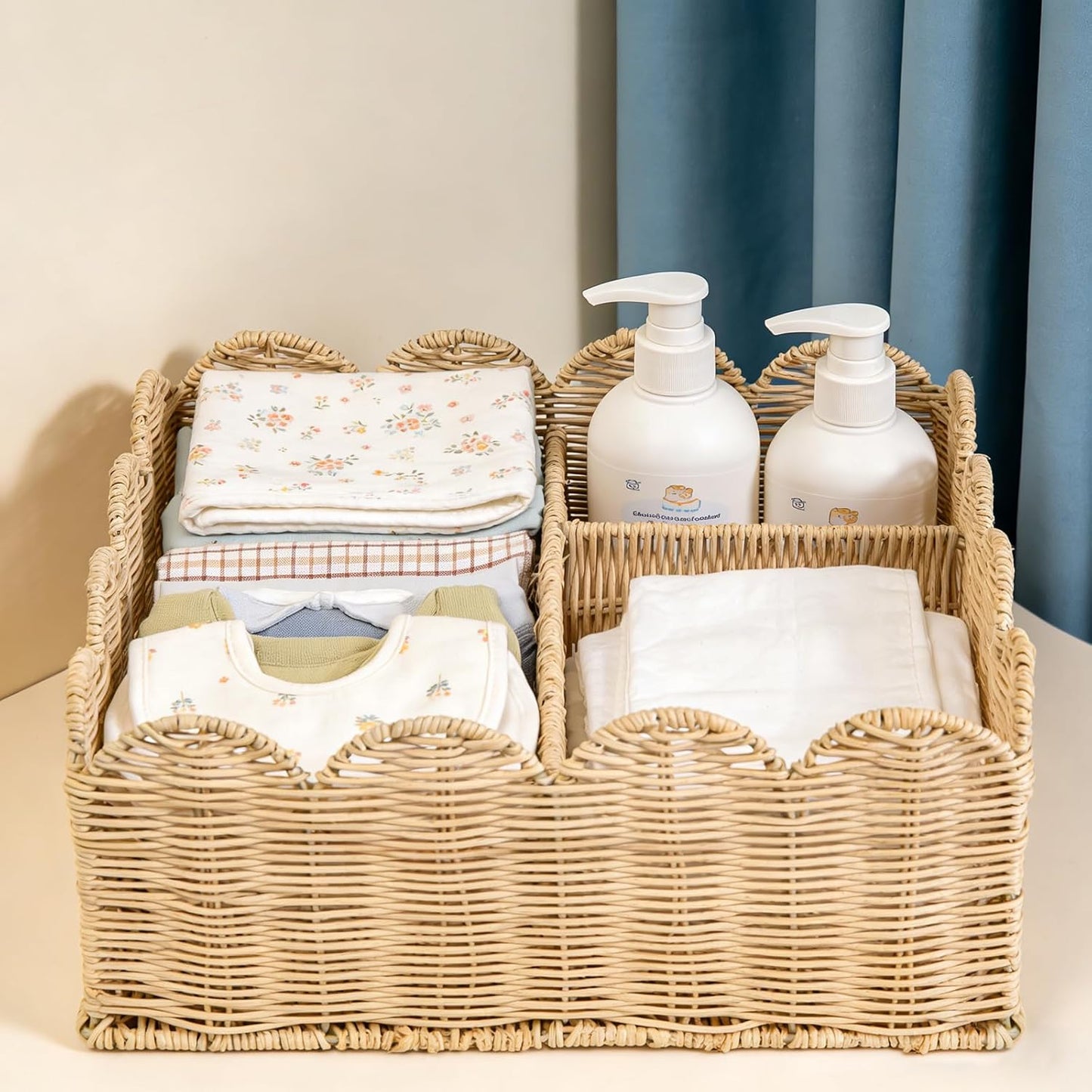 Woven Natural Basket / Off White