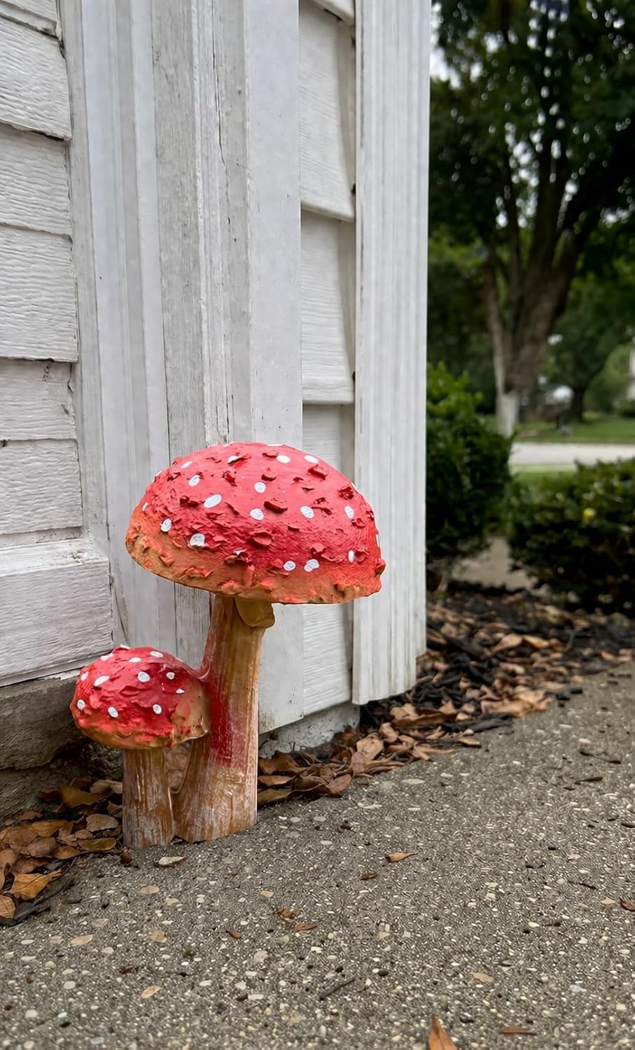 Assorted Sizes Resin Garden Mushrooms / Mother & Child Mushroom / Set of 6