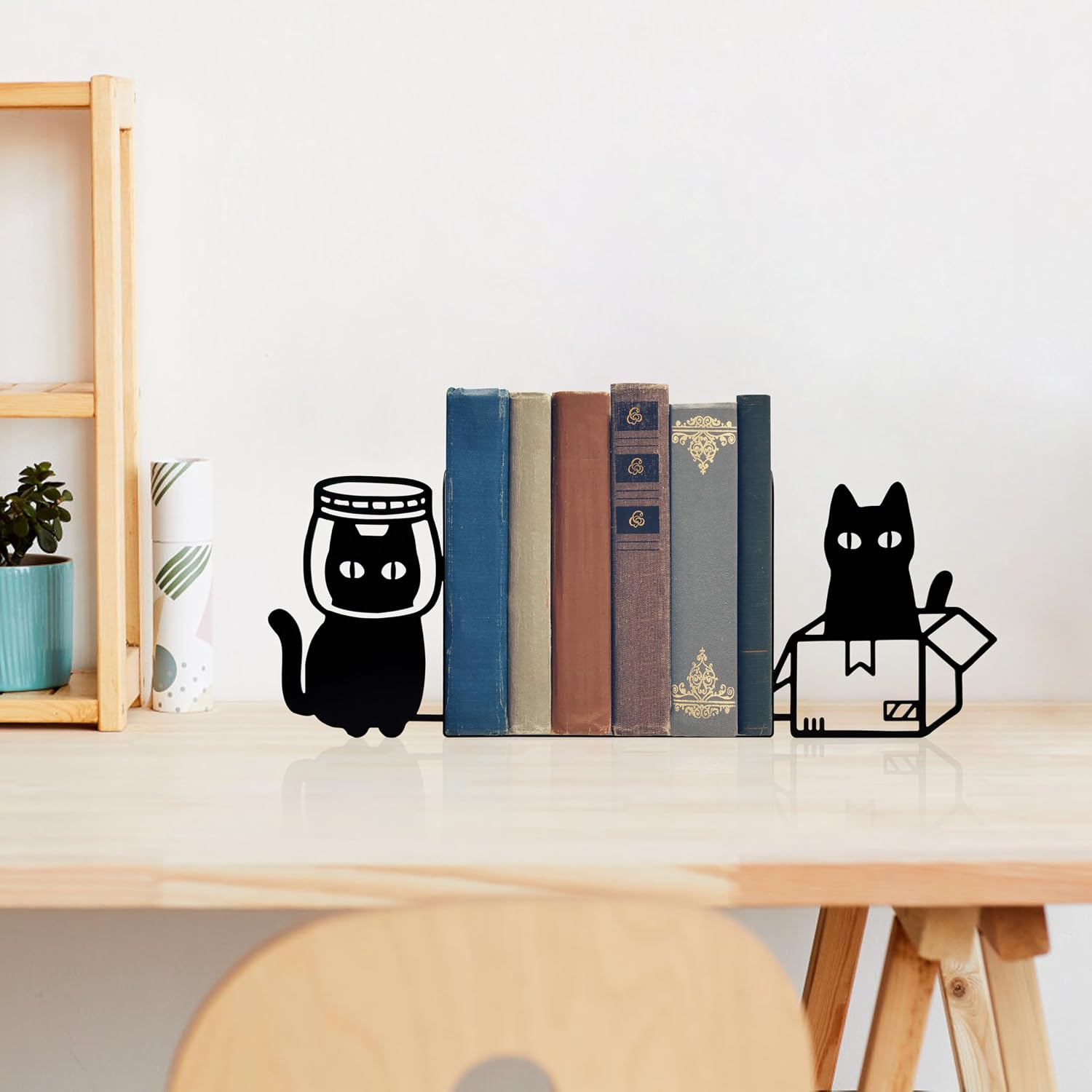 Cat Bookends Decorative Metal Book Ends Funny Bookends / Black