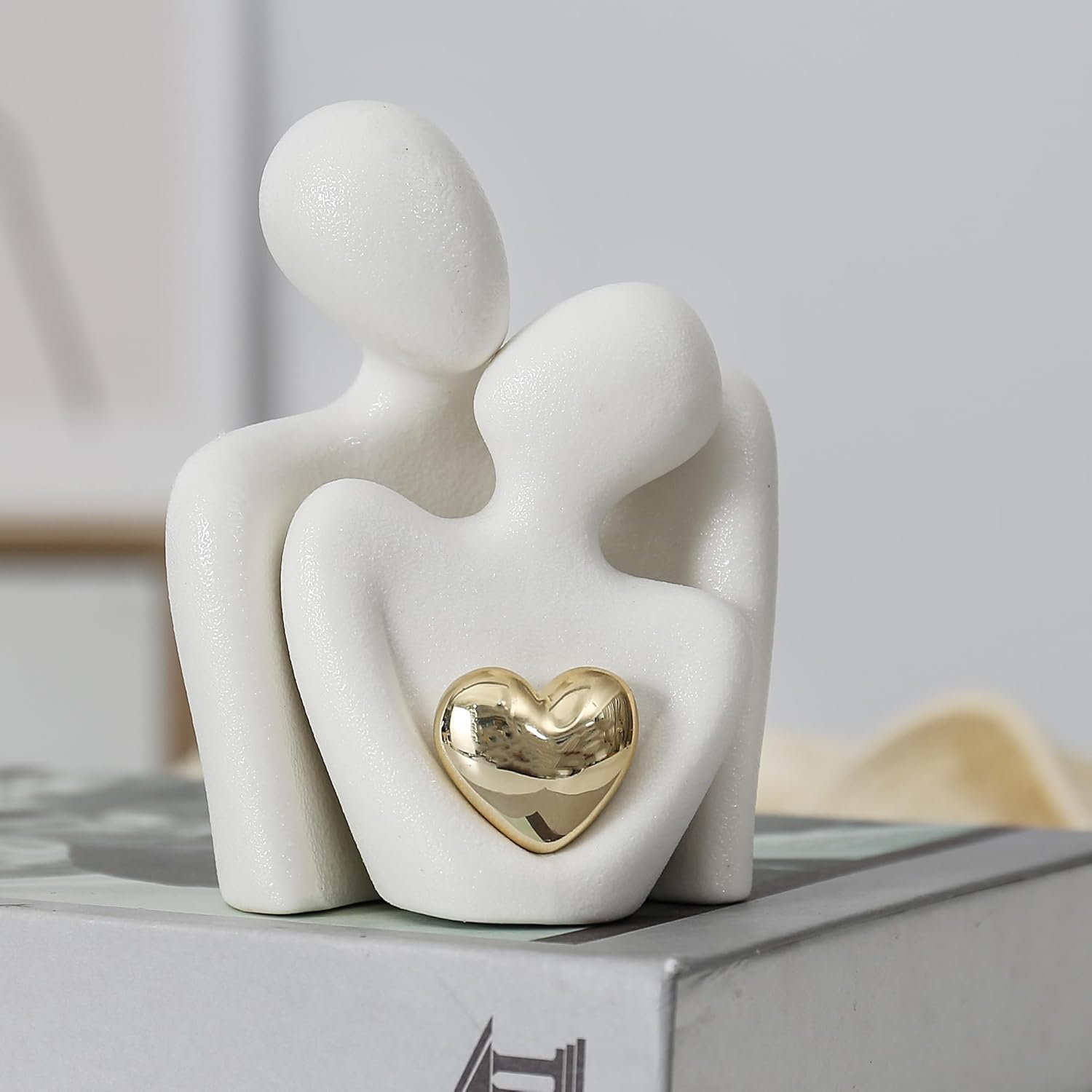 Hugging Couple Statue Ceramic Lover Figurine Home Decor is a Romantic Gift for Her / 4.7in