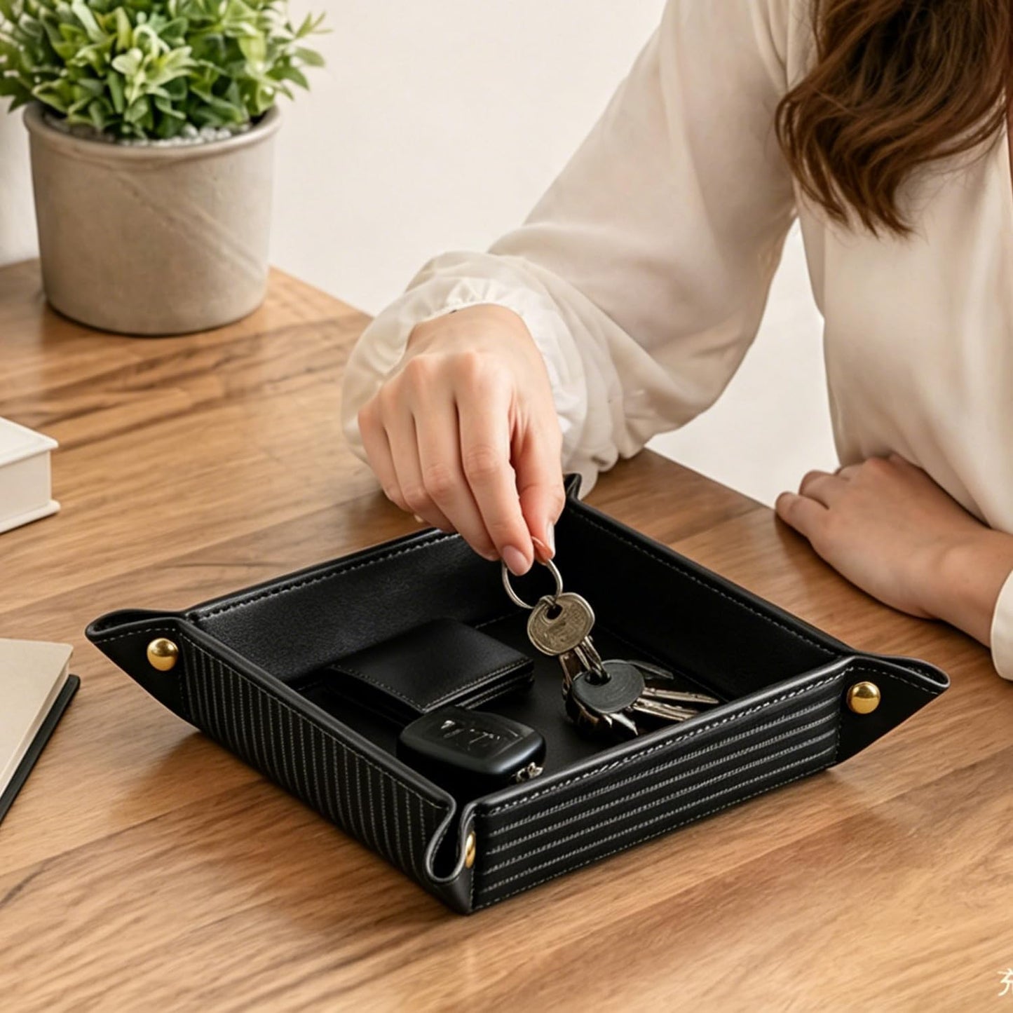 Light Valet Tray for Men / Black Rome