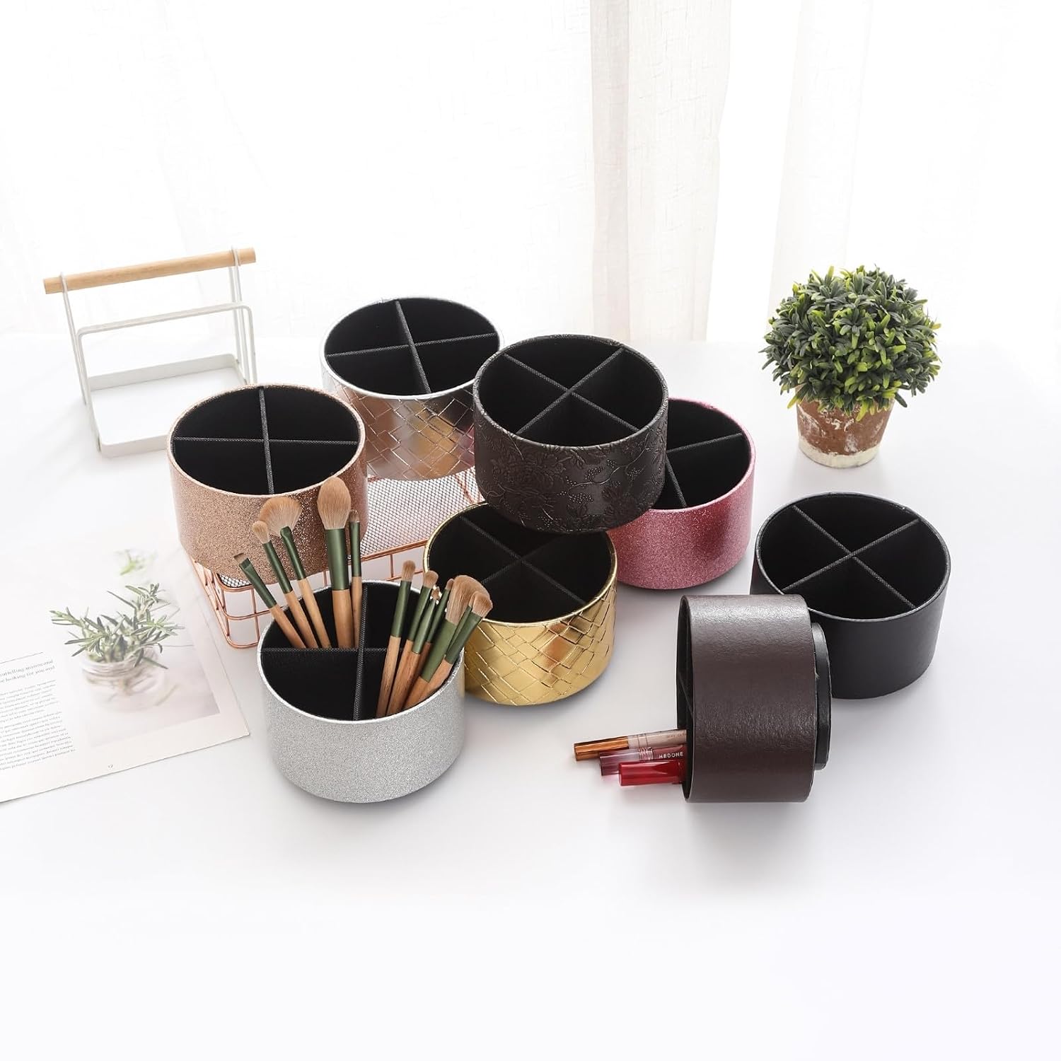TV Remote Holder / Gold Grid