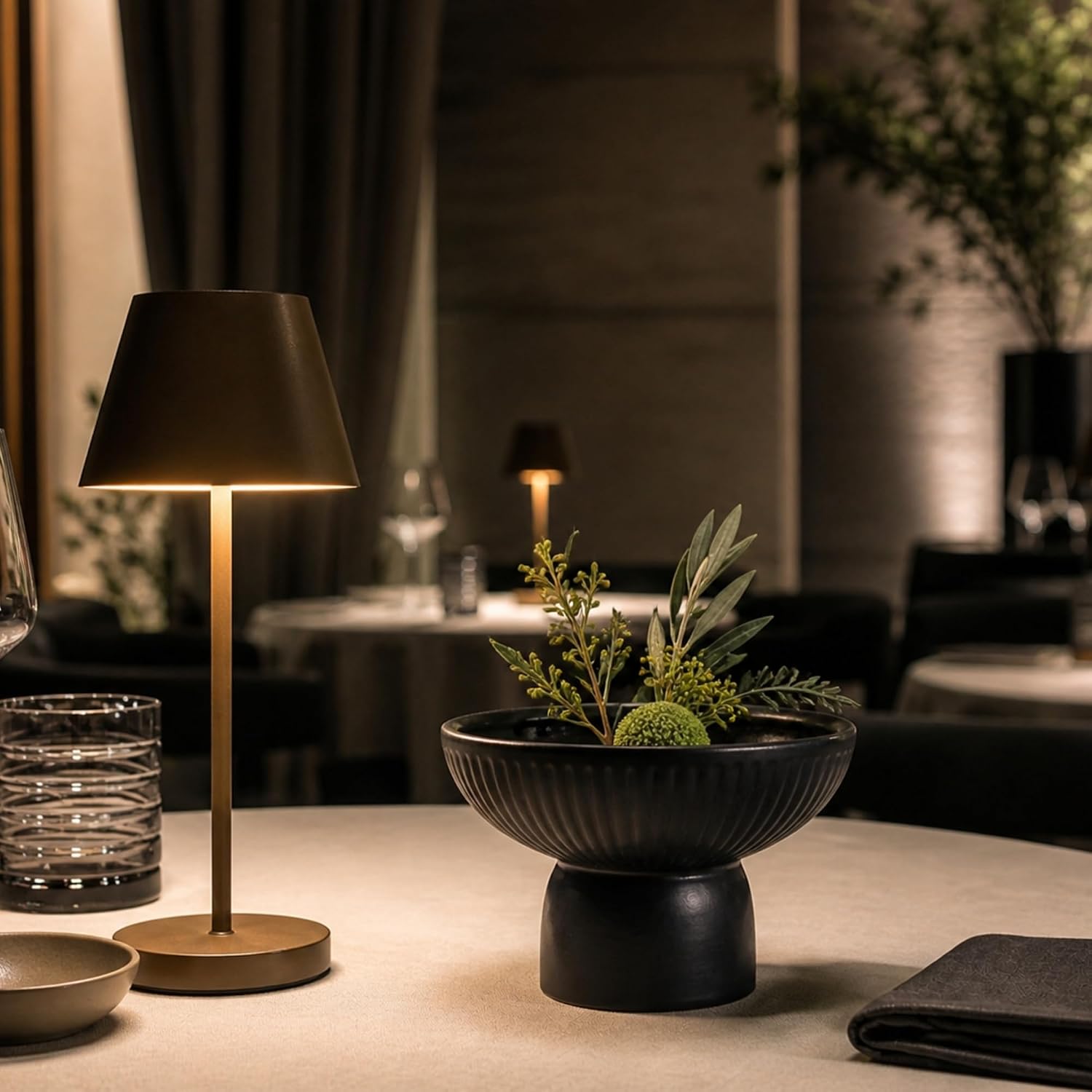 Table Art Flower Vase / Black / Pedestal, 6