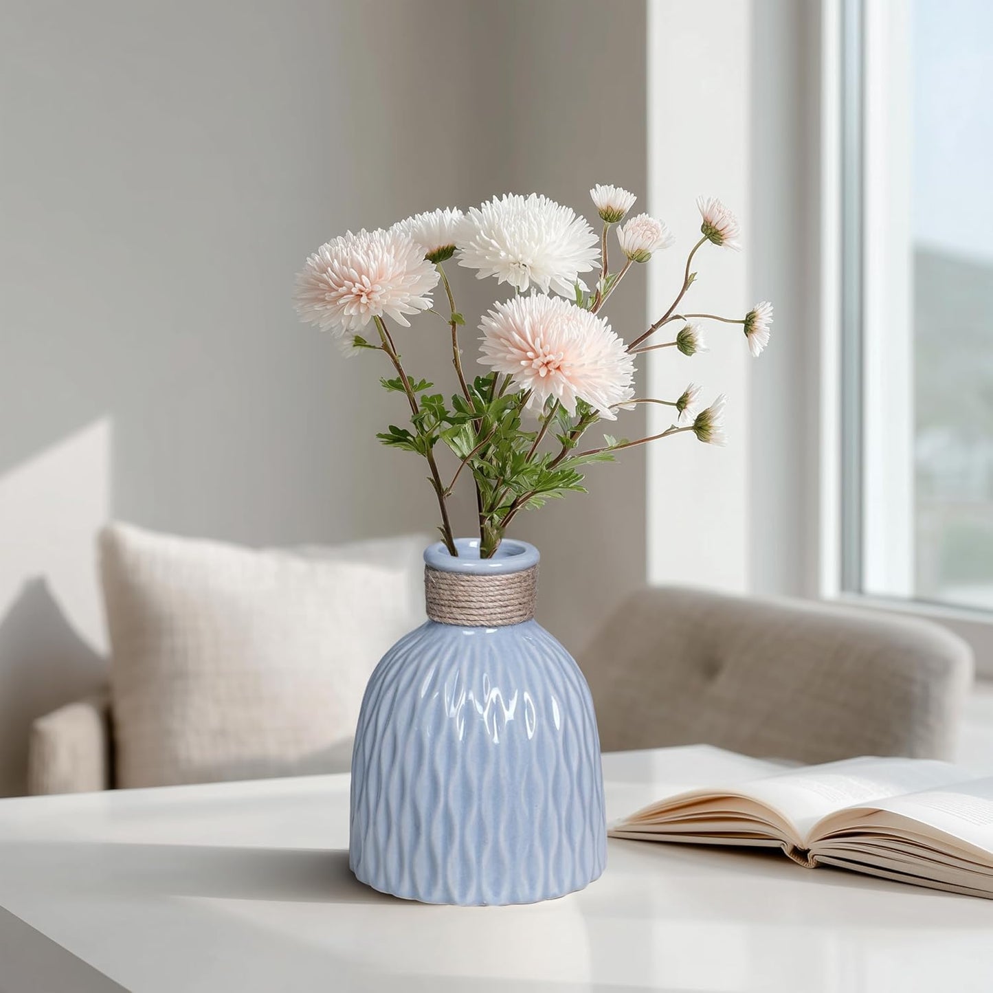 Small Modern Vase / Blue / 6 Inch