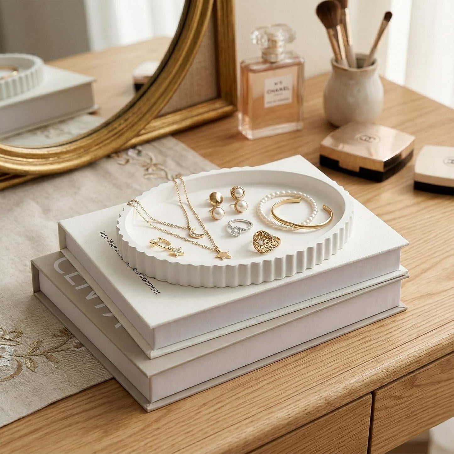 Decorative Book Box and Scalloped Tray Set / Ivory and White