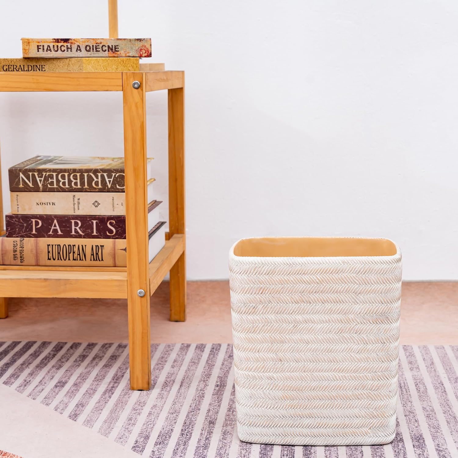 Resin Hand-Carved / Wicker White