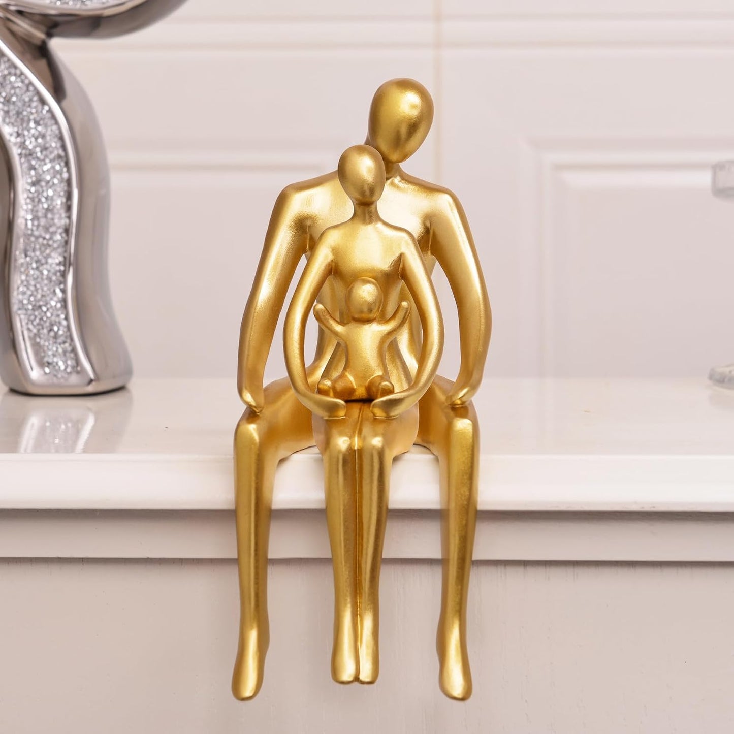 Decor Family Statue Shelf Decor / Gold