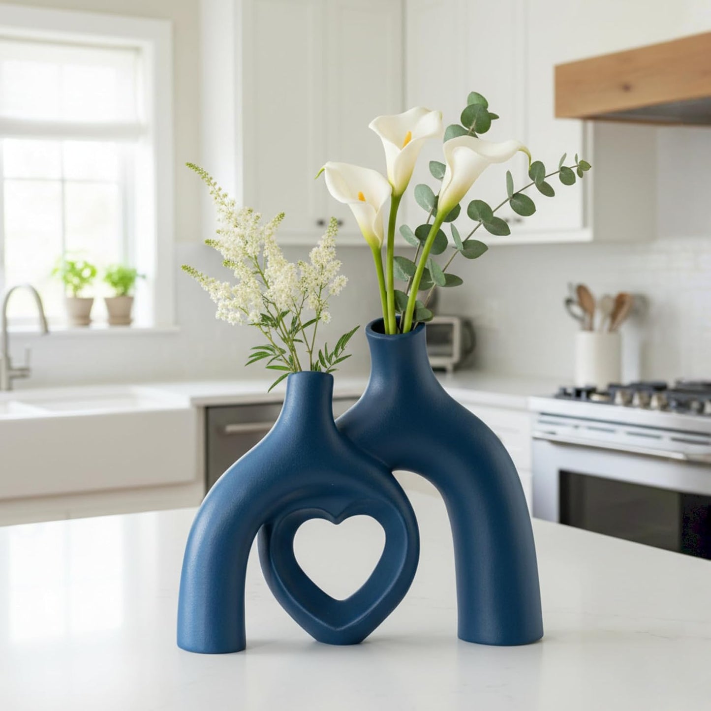 Snuggle Hollow Ceramic Decorative Vase / Navy Blue