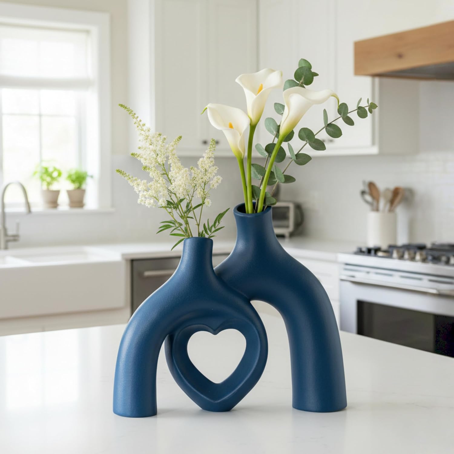 Snuggle Hollow Ceramic Decorative Vase / Navy Blue