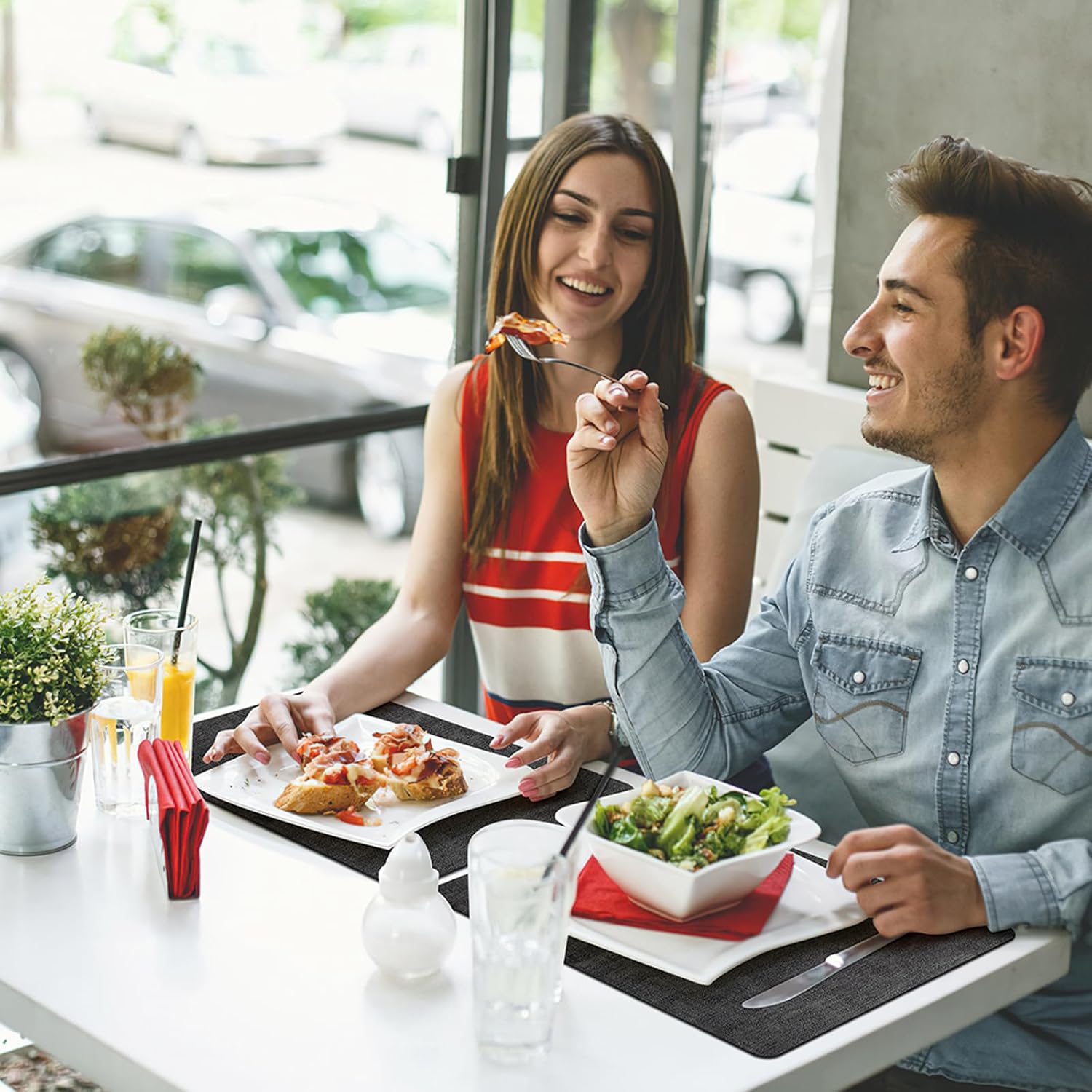 Placemats Set of 8 Washable, Heat Resistant Table Placemats Wipeable Faux Leather Place Mats Non Slip, Waterproof