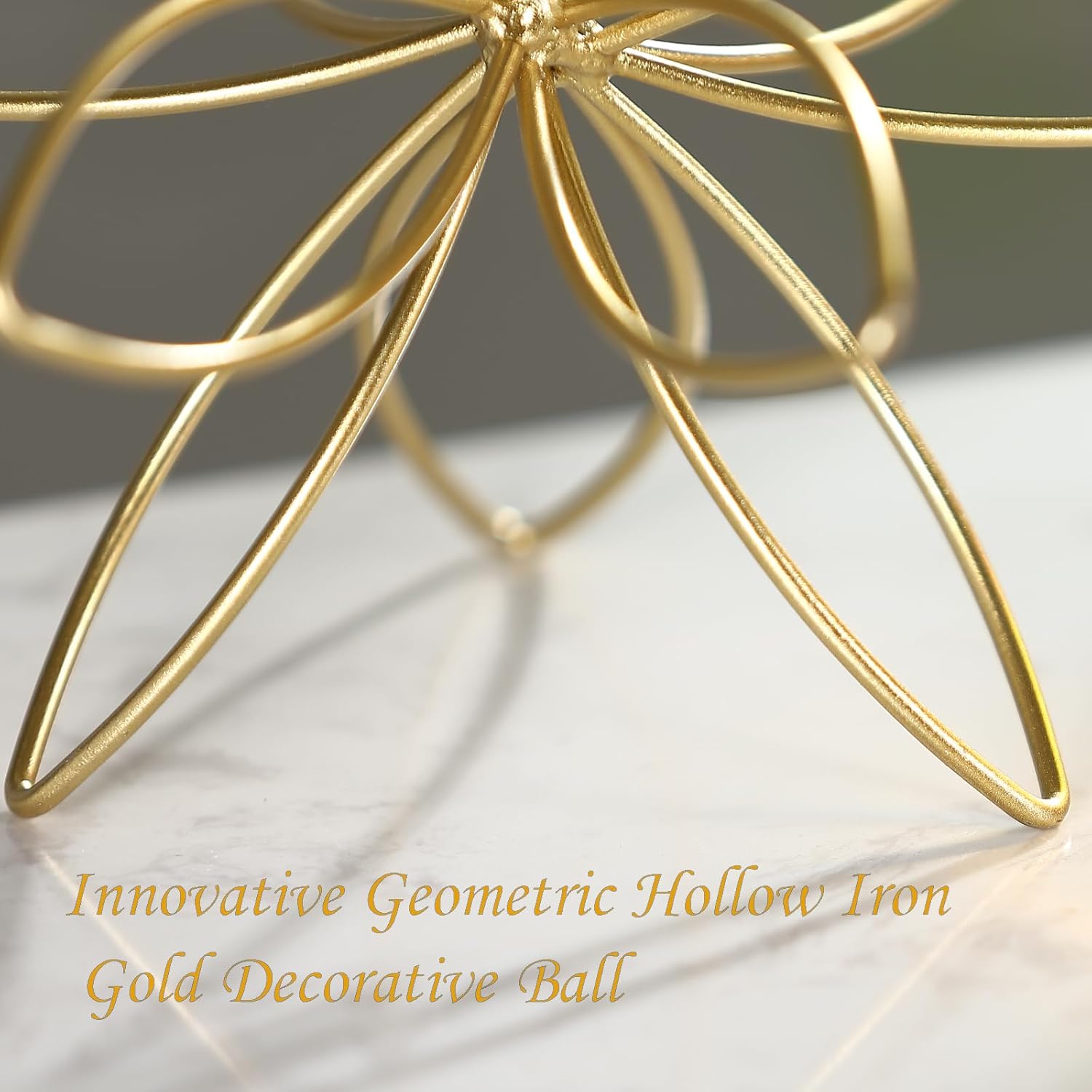 Metal Floral Tabletop Sculpture / Golden-8in / Gold
