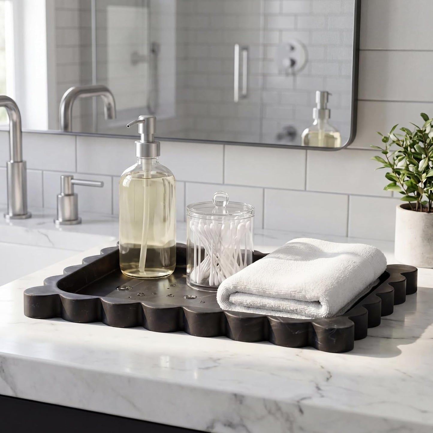 Silicone Bathroom Tray Scalloped Silicone Decorative Tray for Soap Dispenser / Black / 11.5 x 8.7