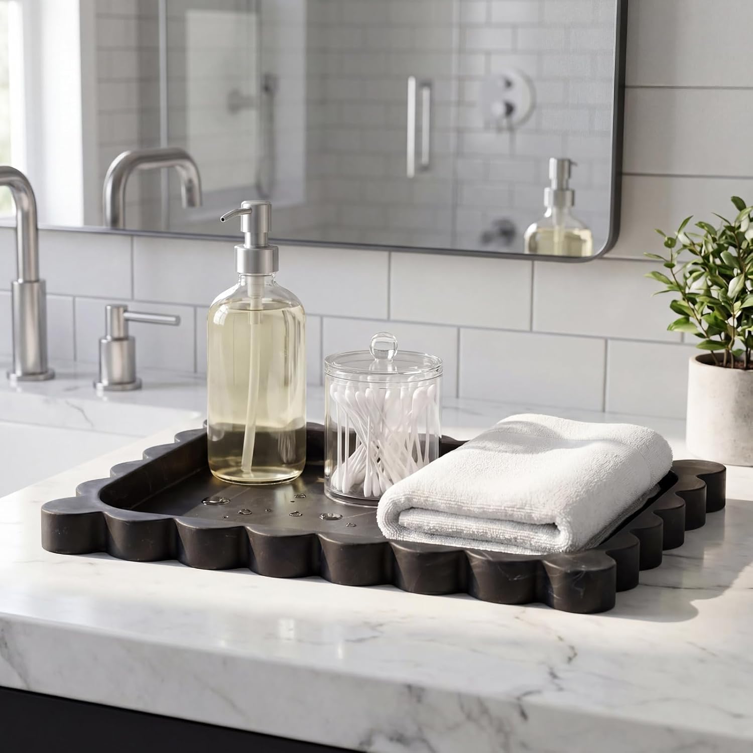 Silicone Bathroom Tray Scalloped Silicone Decorative Tray for Soap Dispenser / Black / 11.5 x 8.7