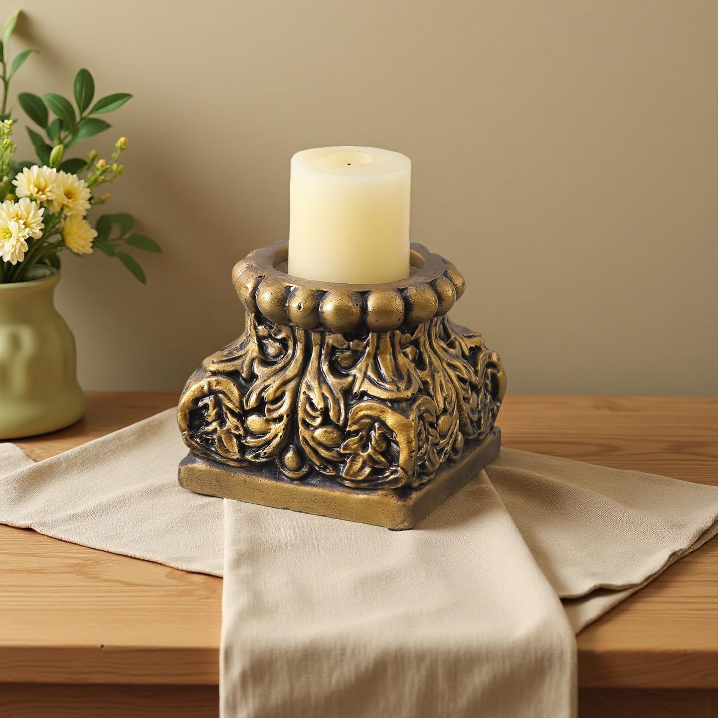 Vintage Pedestal Stand / Gold