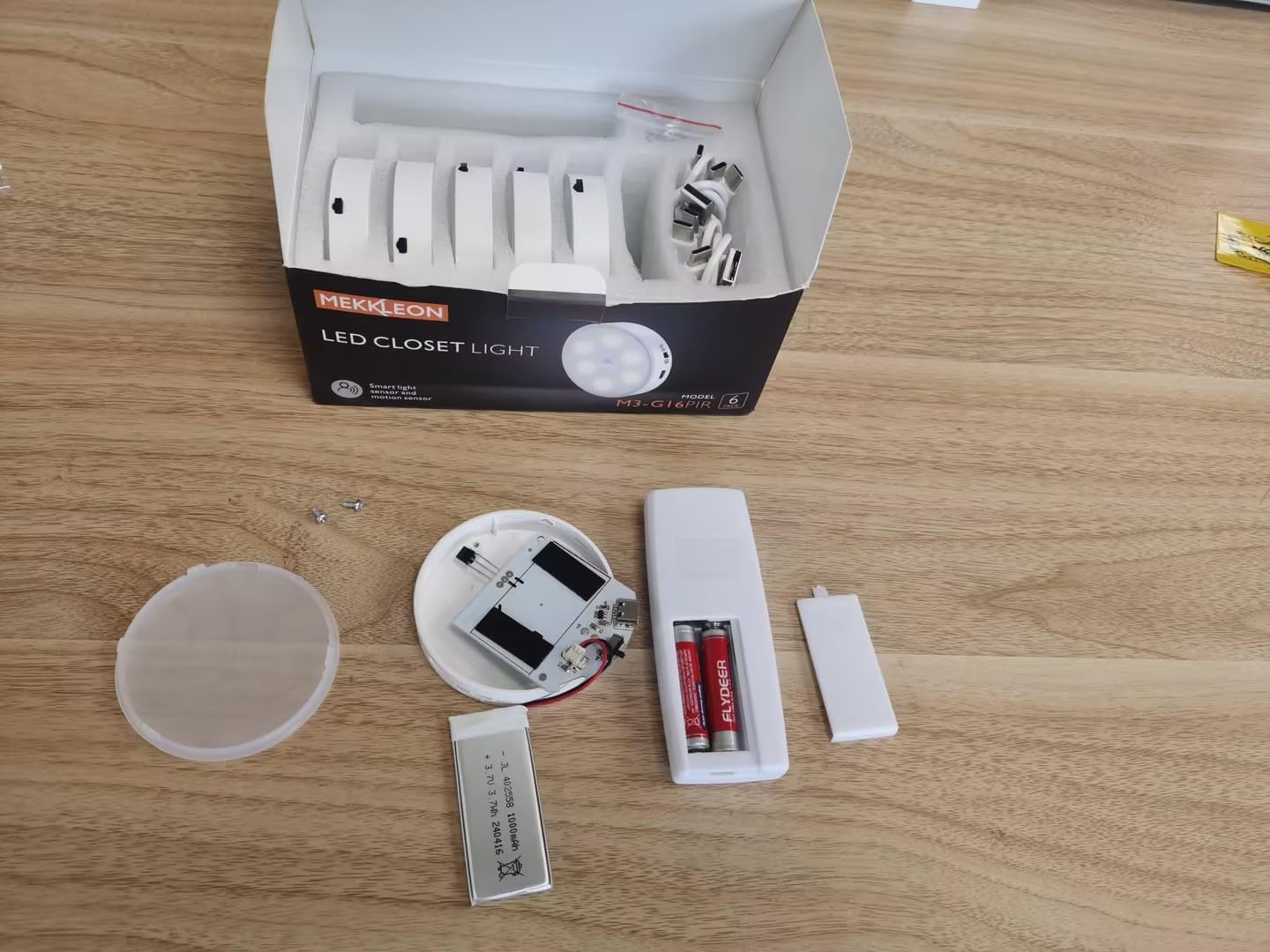Puck Lights with Remote Control,Under Cabinet Lighting,Cool White,6 pcs | Stick On Lights,Magnetic,Cordless,1200mAh