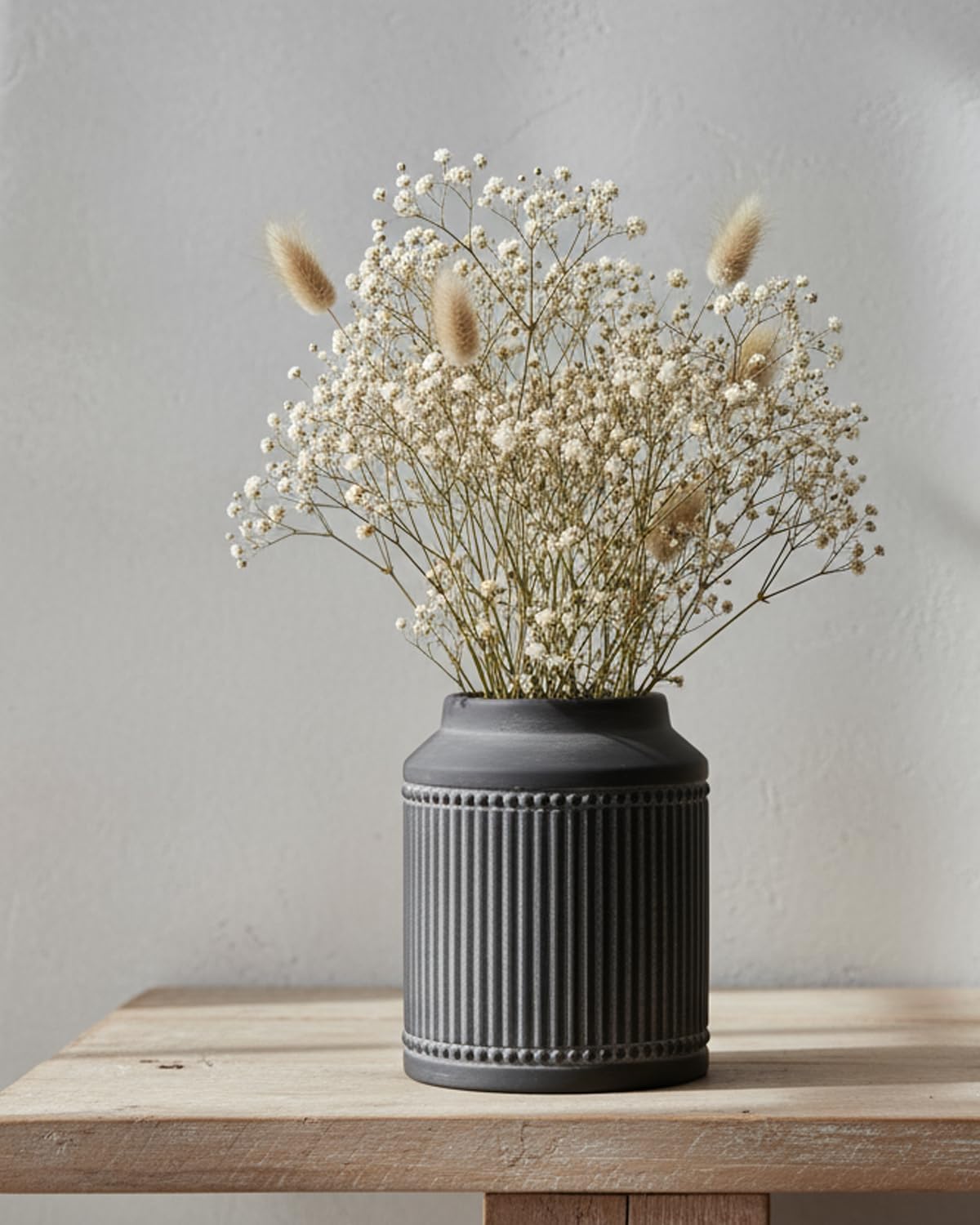 Ribbed Ceramic Vase / Black / 7.32 Inch