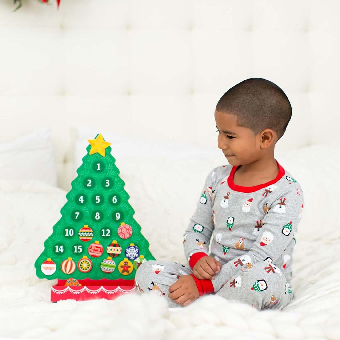 Melissa & Doug Countdown to Christmas Wooden Advent Calendar - Magnetic Tree, 25 Magnets