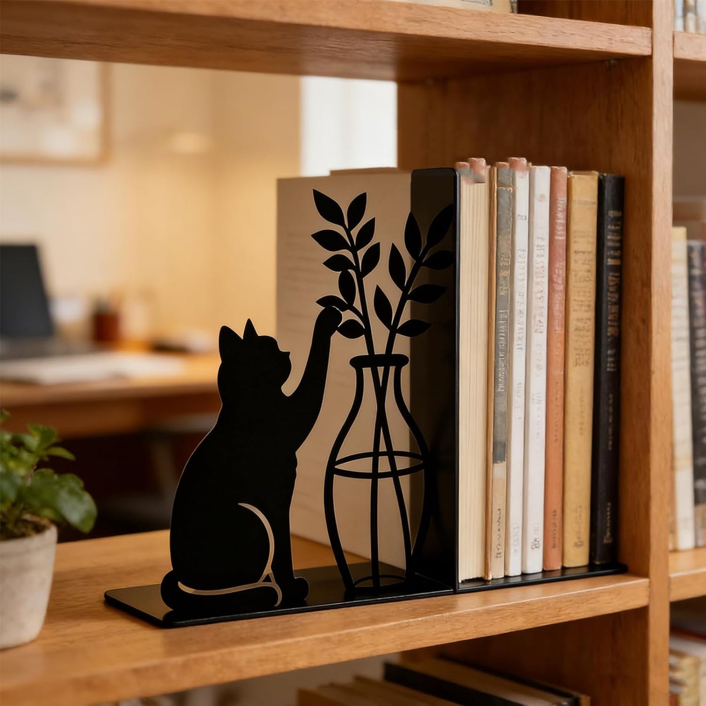 Metal Book Ends / Modern Cat Shape Bookend Holder