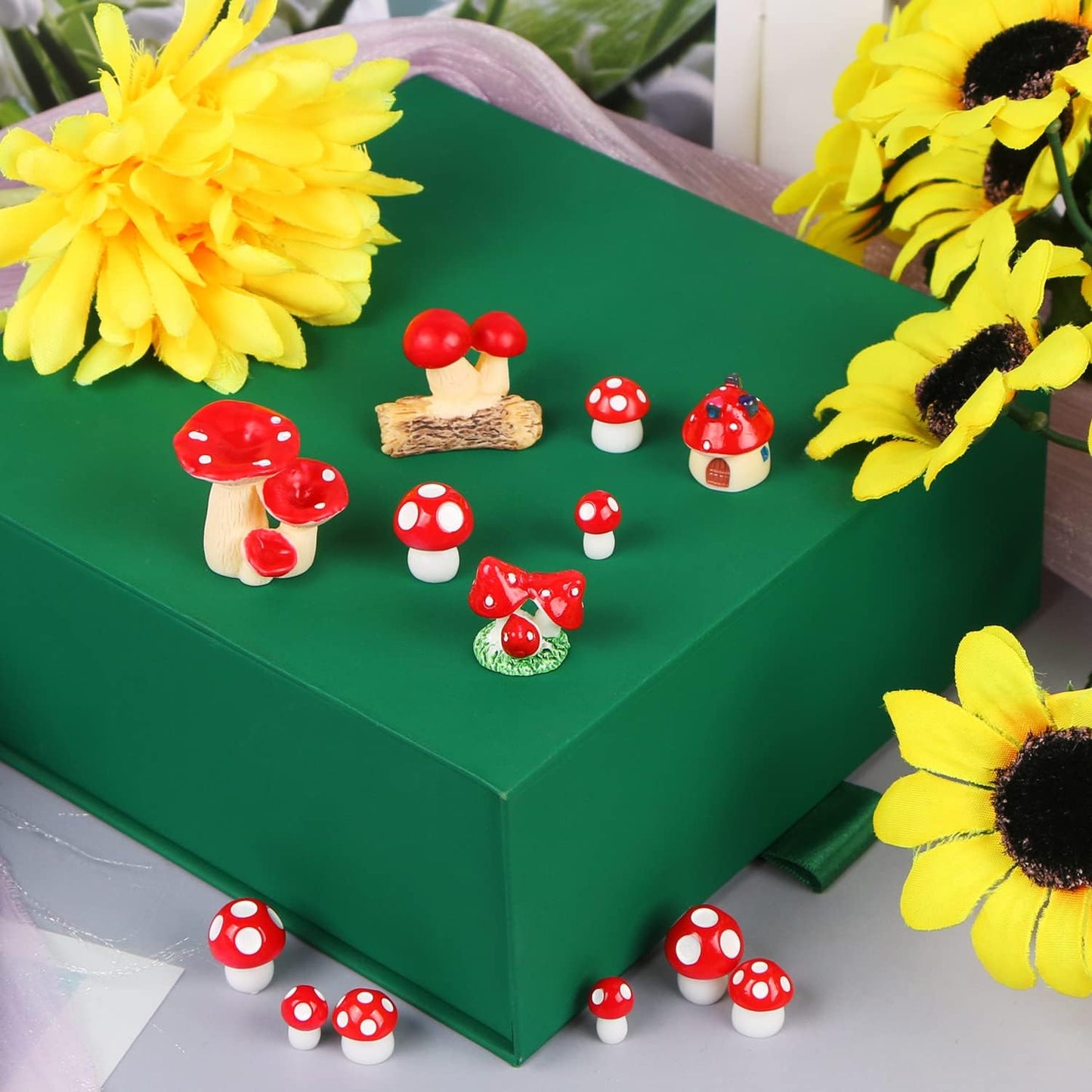 Mini Mushrooms Figurines Tiny Resin Mushroom Decor for Fairy Graden Craft Fake / Red / Set of 65