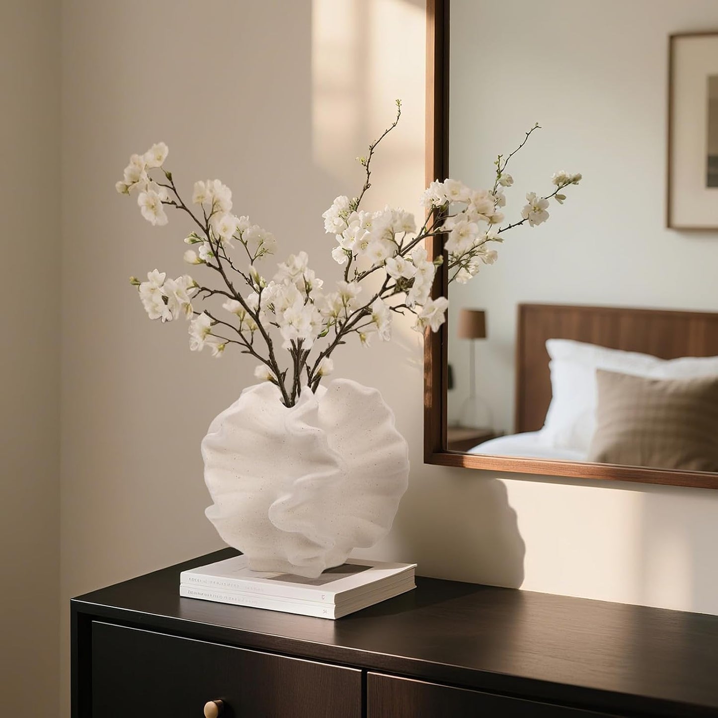 Off Ceramic Flower Vase / White / 6 Inch